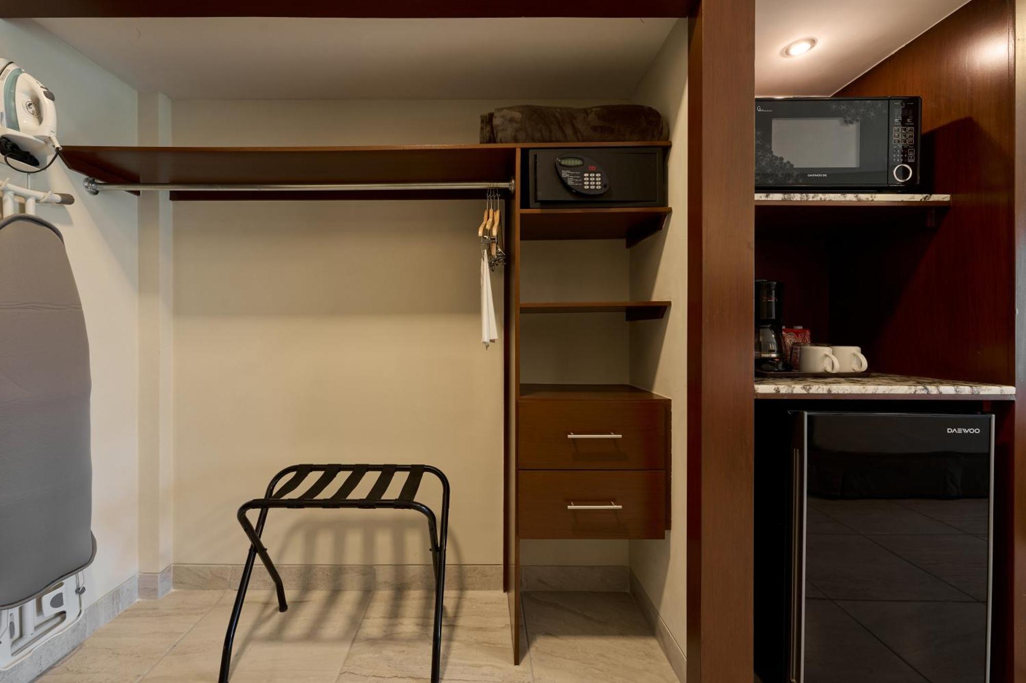 Business Class Hotel
