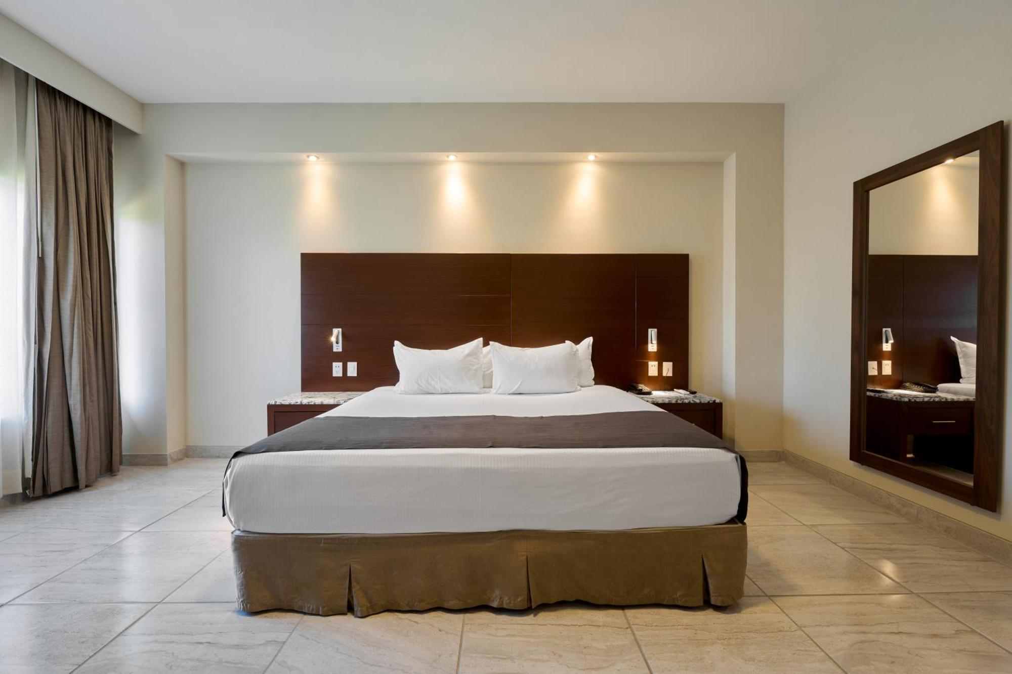 Business Class Hotel 4*