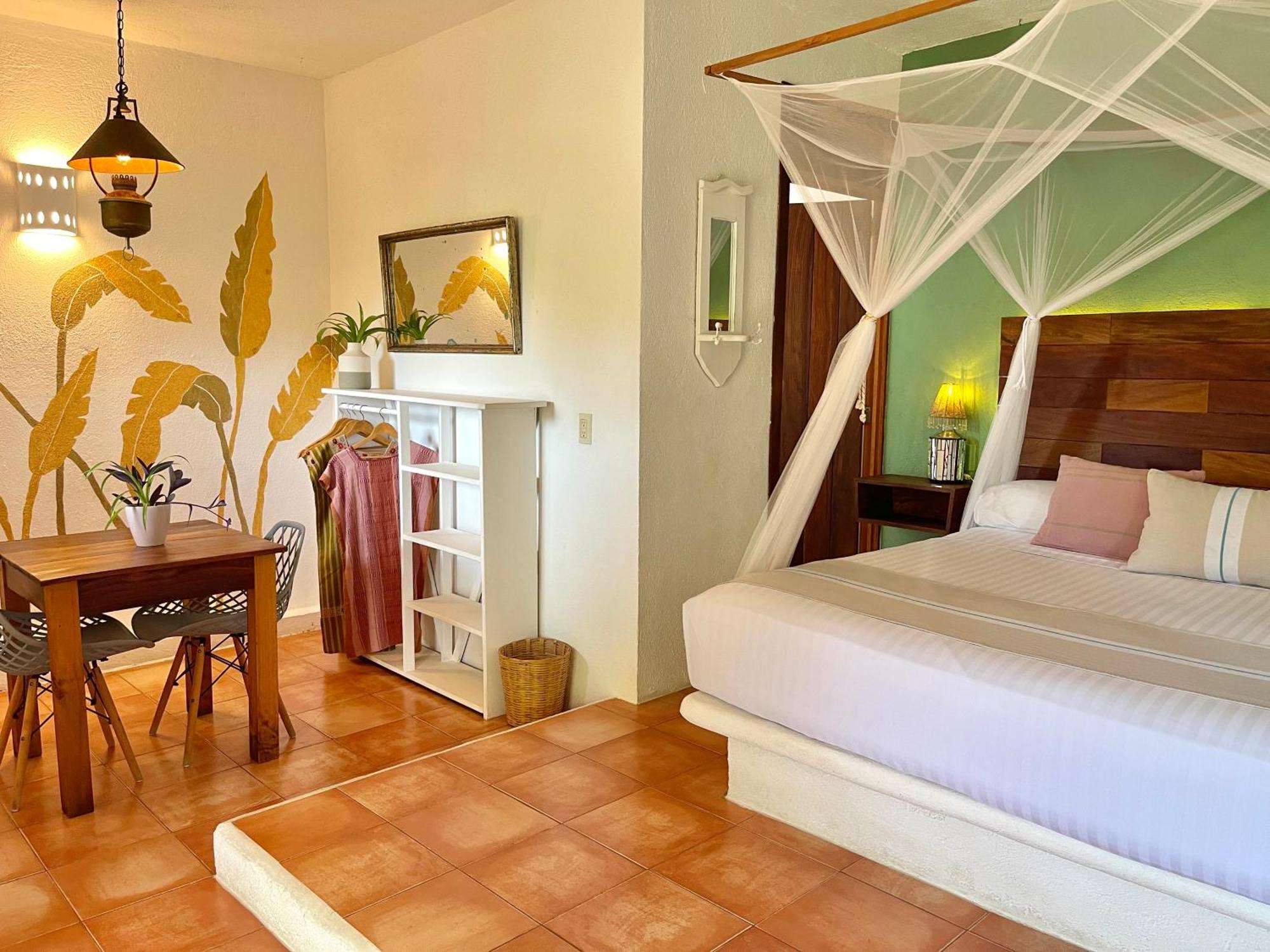 Casa Mixteca Hotel *