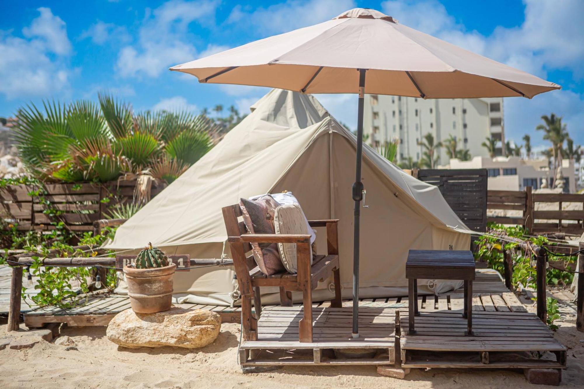Campsite Rustico Lounge-tipi With Ac In Front Of The *