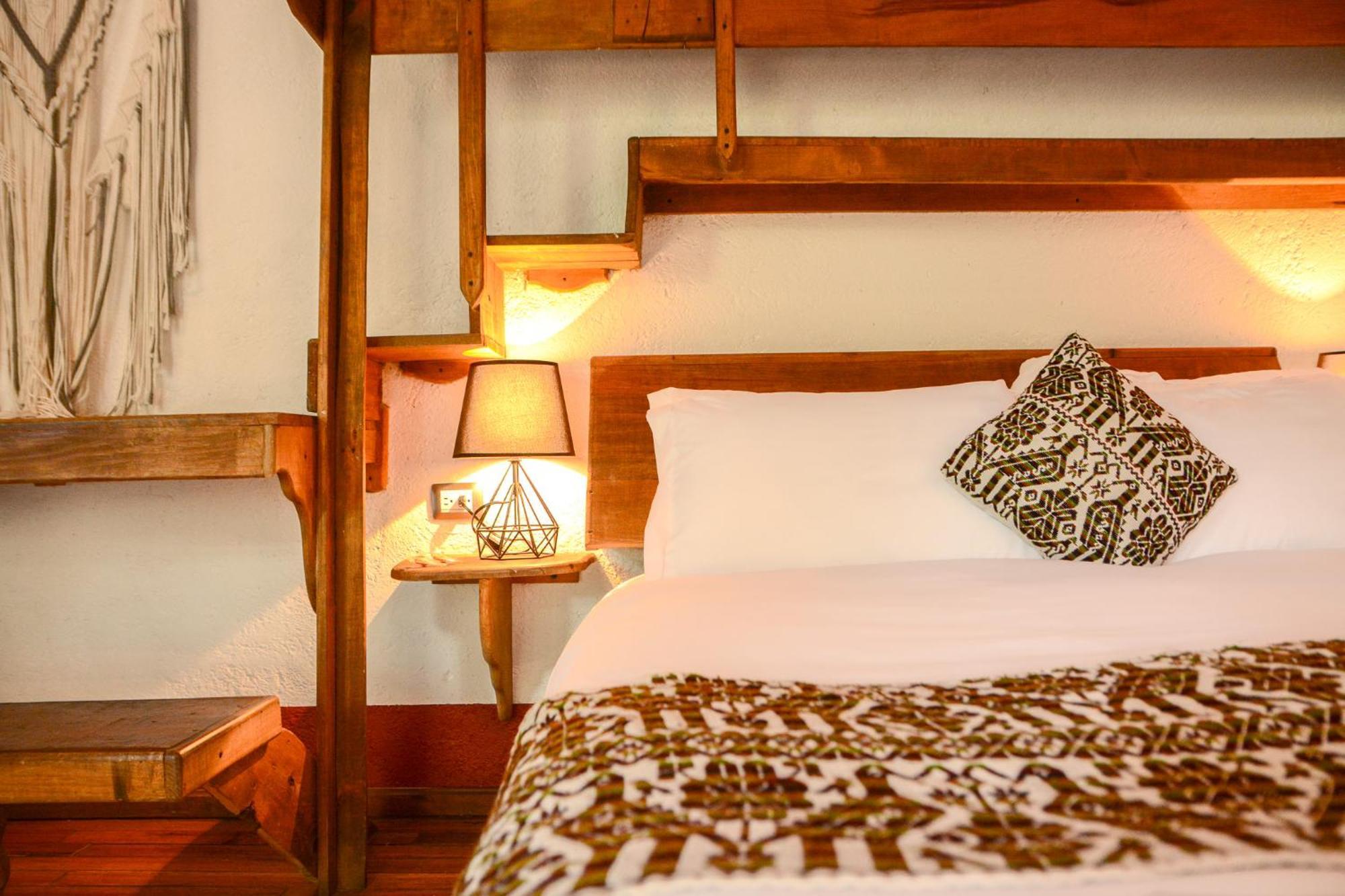 Hotel Meson De Leyendas Breakfast & Downtown