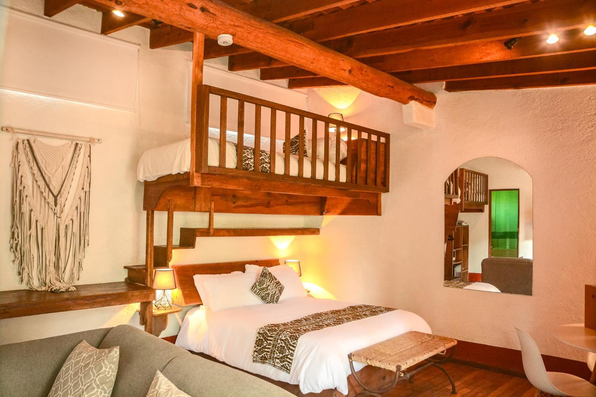 Hotel Meson De Leyendas Breakfast & Downtown Valle de Bravo