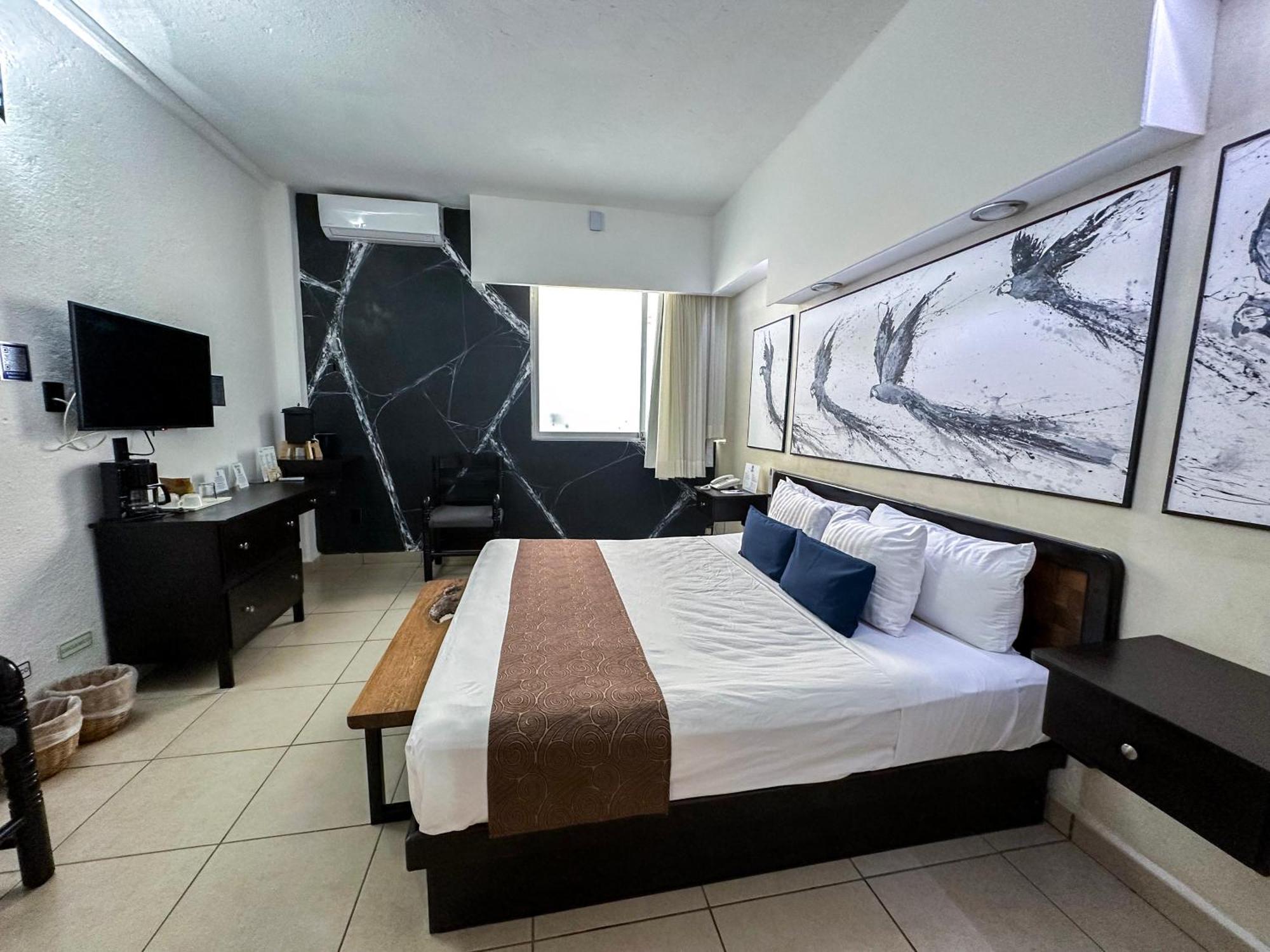 Western Chahue Hotel 4*