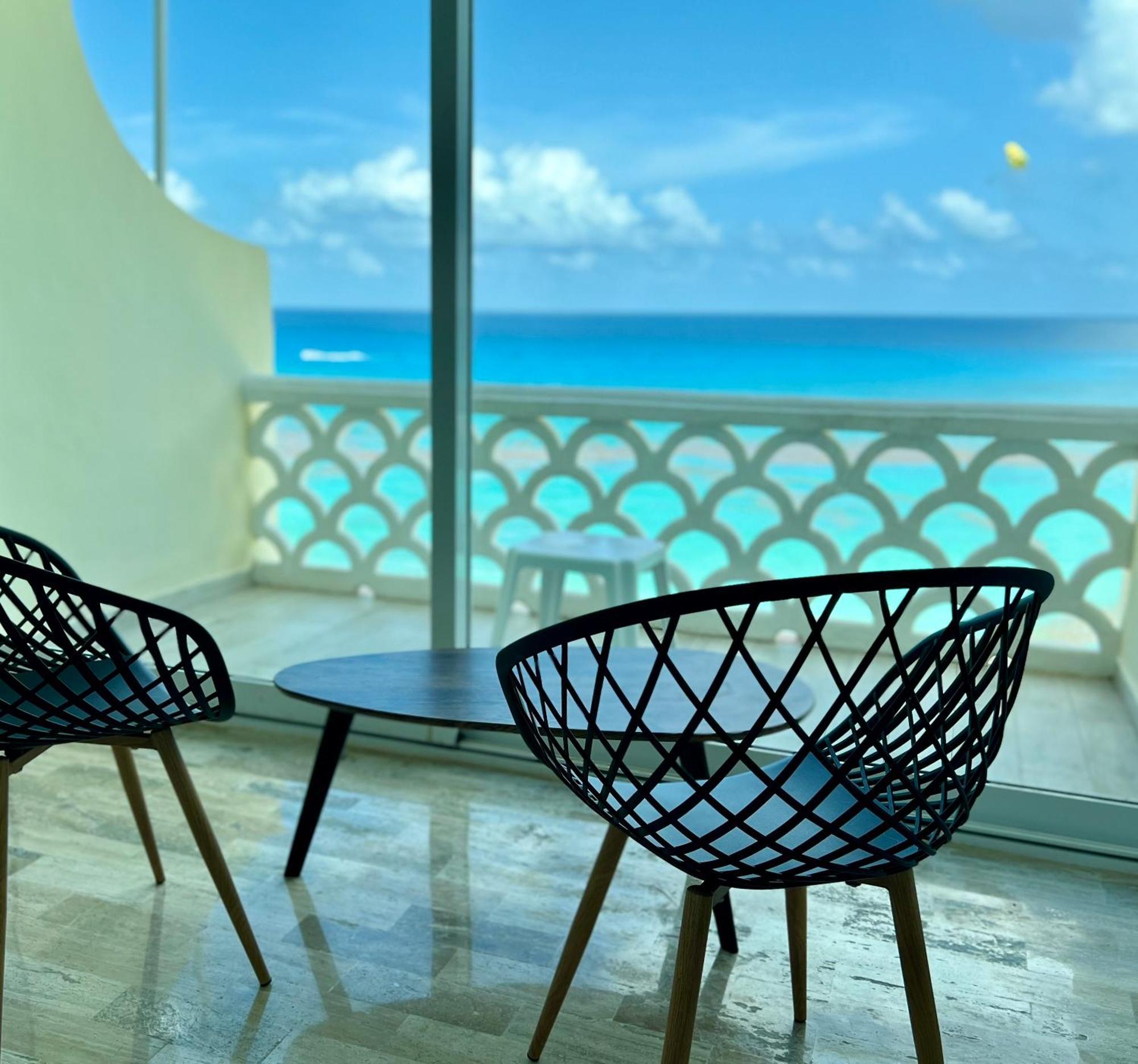 And Ocean Front Apartment Cancun