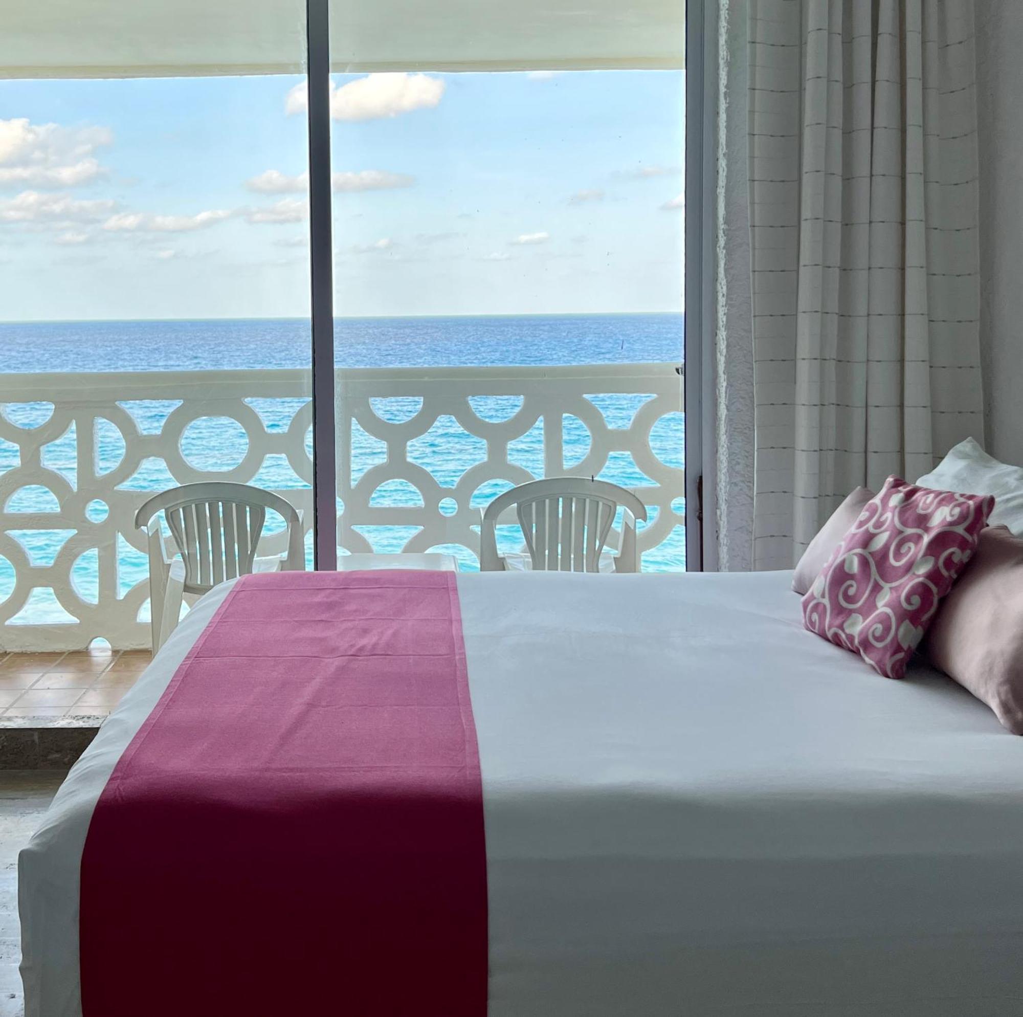 And Ocean Front Apartment Cancun