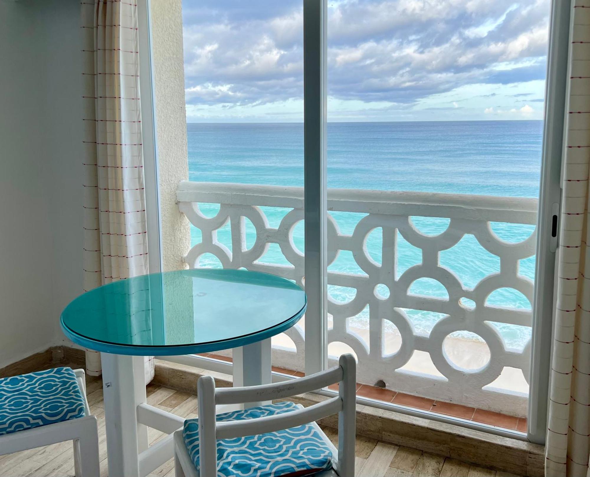 And Ocean Front Apartment Cancun