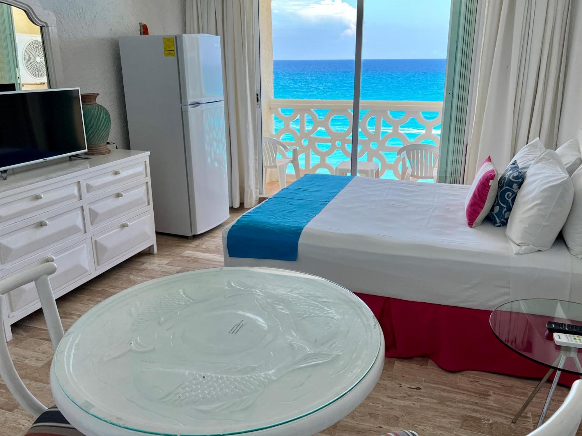 And Ocean Front Apartment Cancun