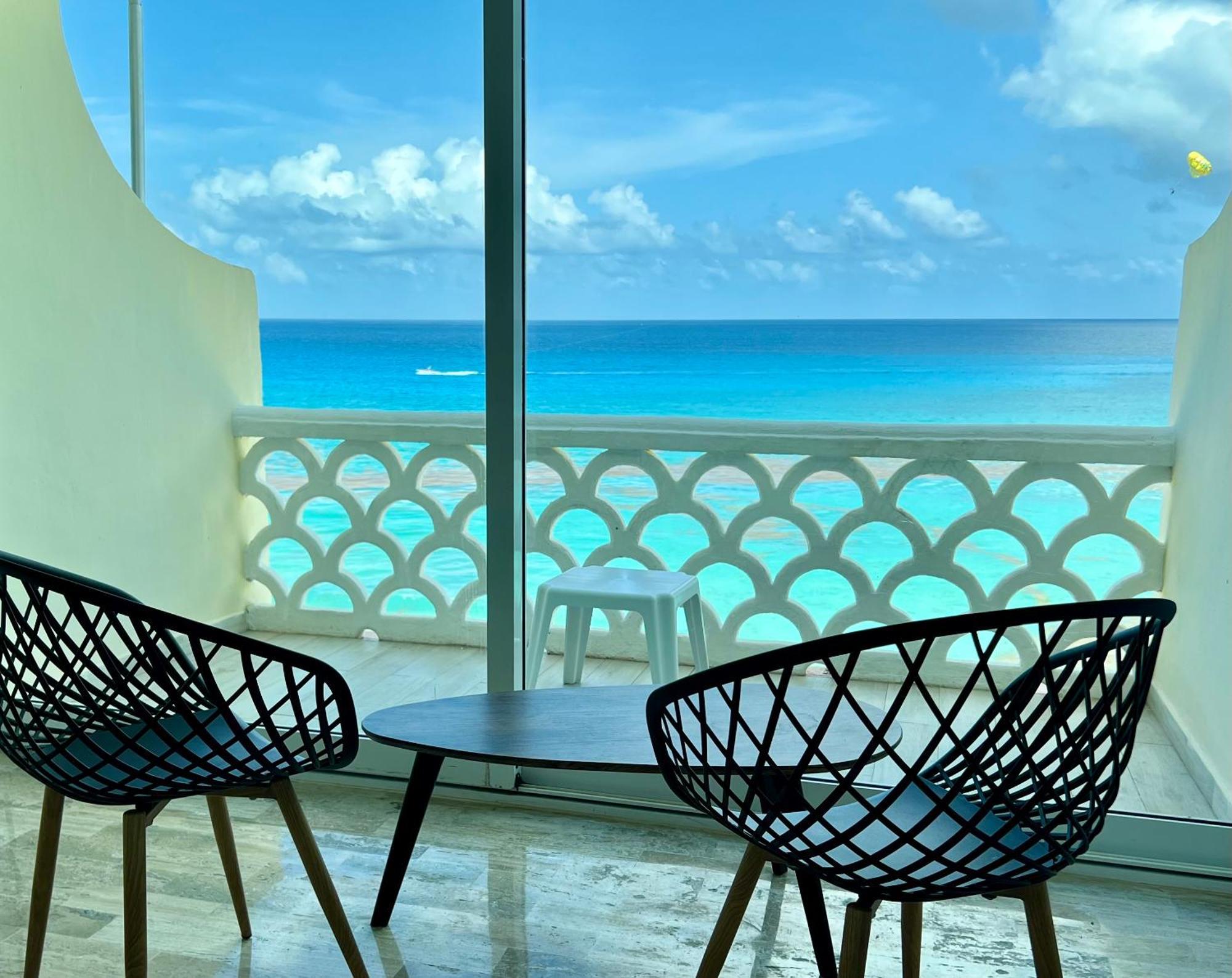 And Ocean Front Apartment Cancun