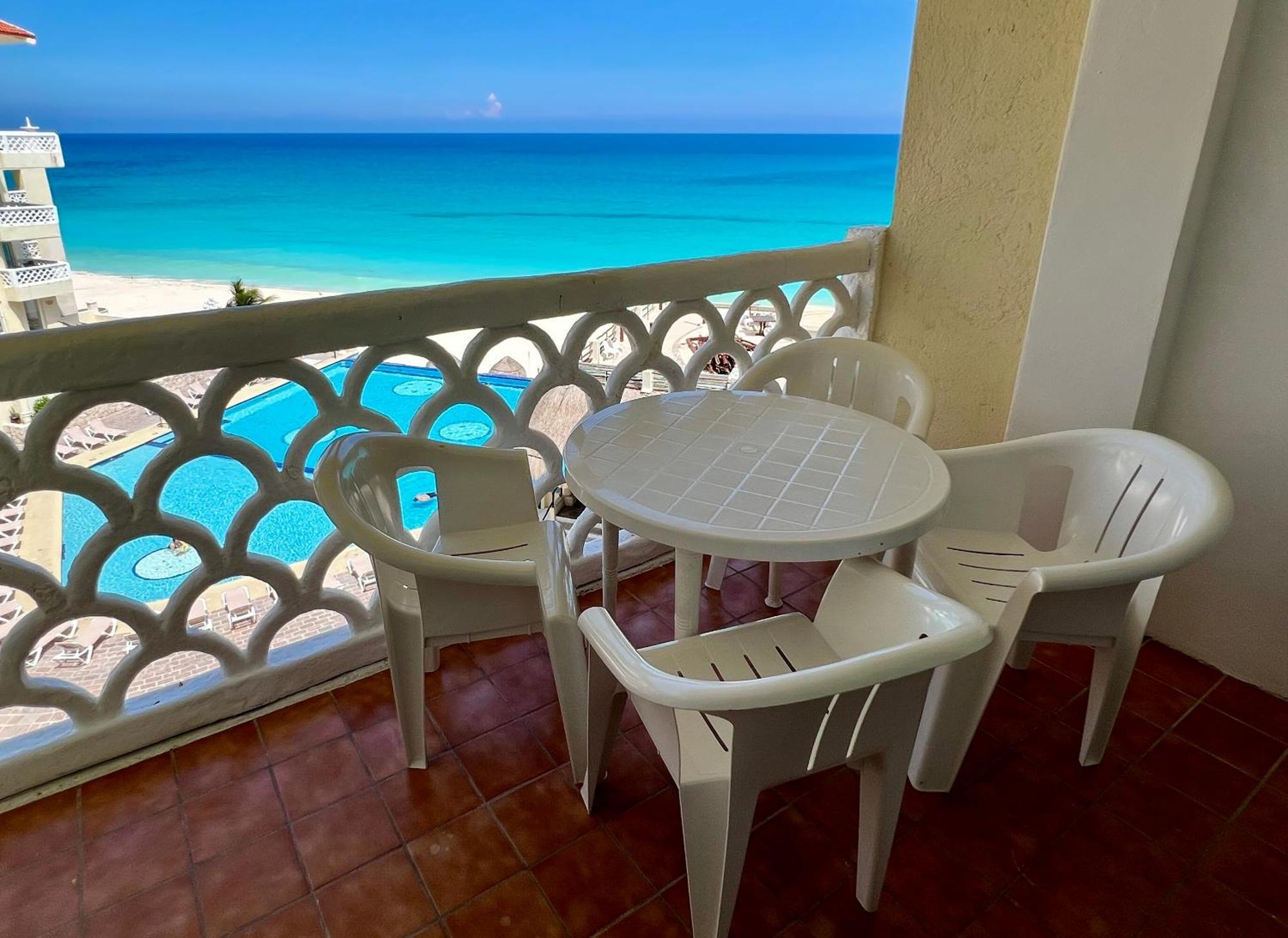 Apartment And Ocean Front