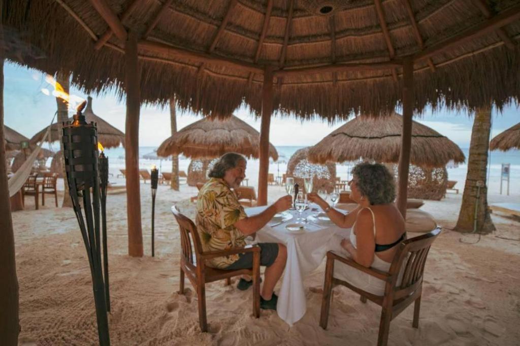 Ana Y Jose & Club 5* Tulum
