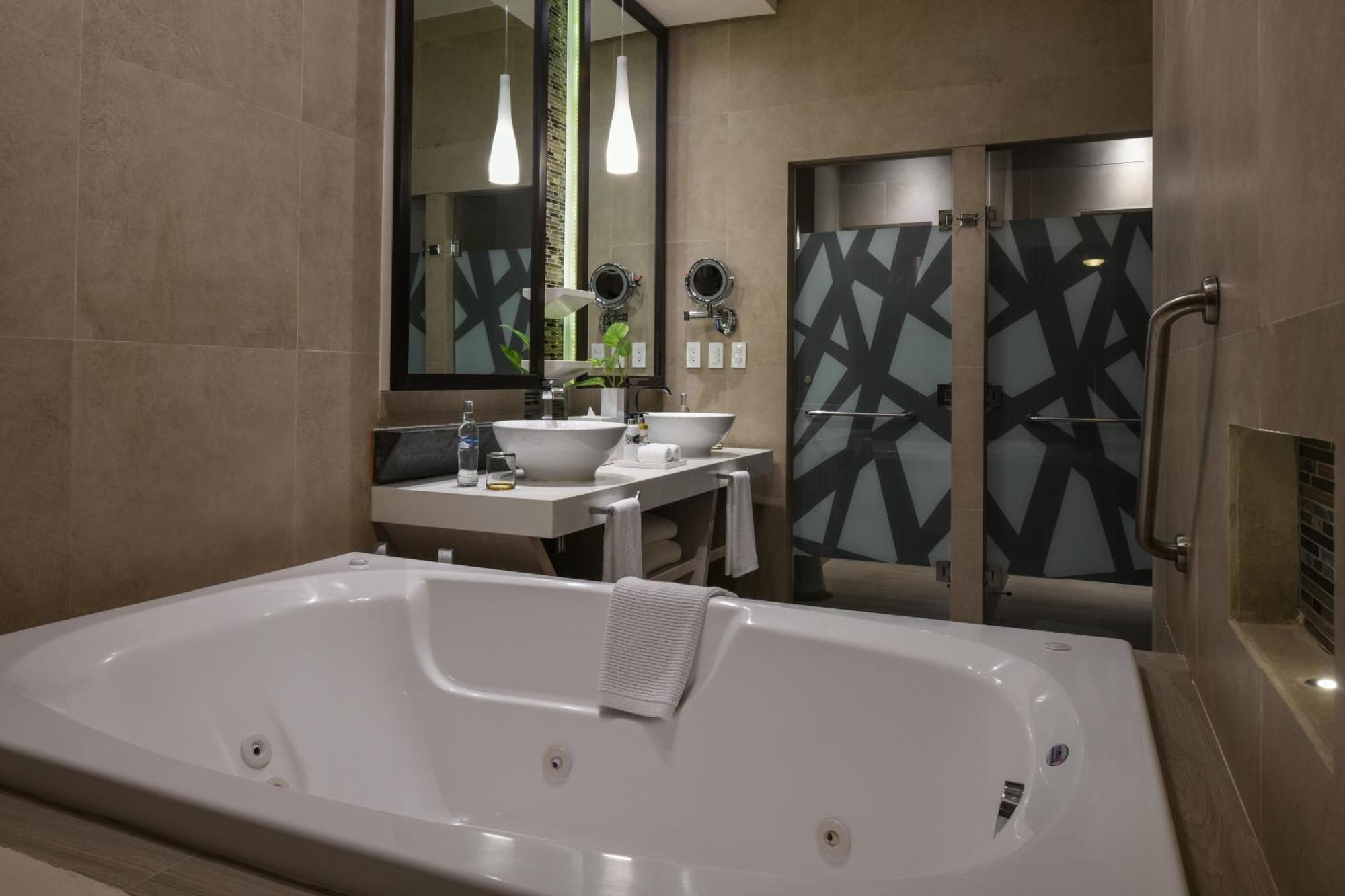 El Dorado Seaside Suites, Catamaran, Ecoturistic Ranch, & Inclusive - Adults Only 5*