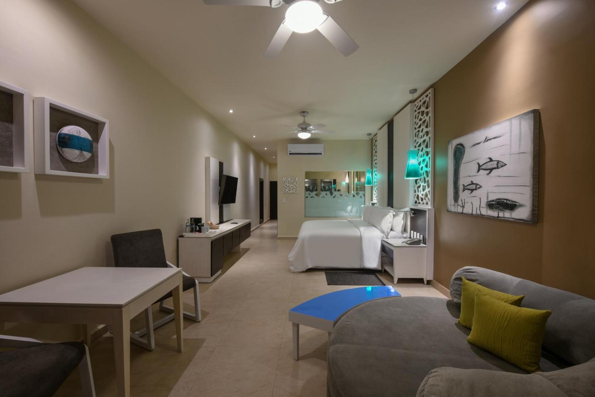 Resort El Dorado Seaside Suites, Catamaran, Ecoturistic Ranch, & Inclusive - Adults Only