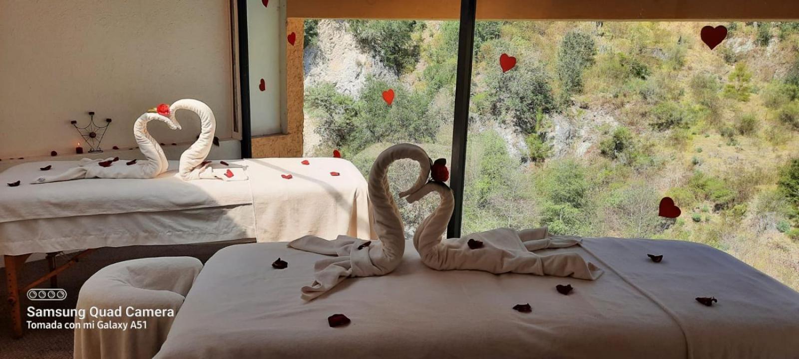 Y Aguas Termales De Hotel 5*