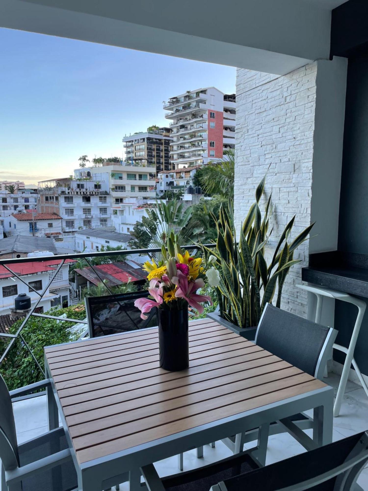 Dterrace Luxe 2bd 2ba Romantic Zone Muertos And Pier Apartment *