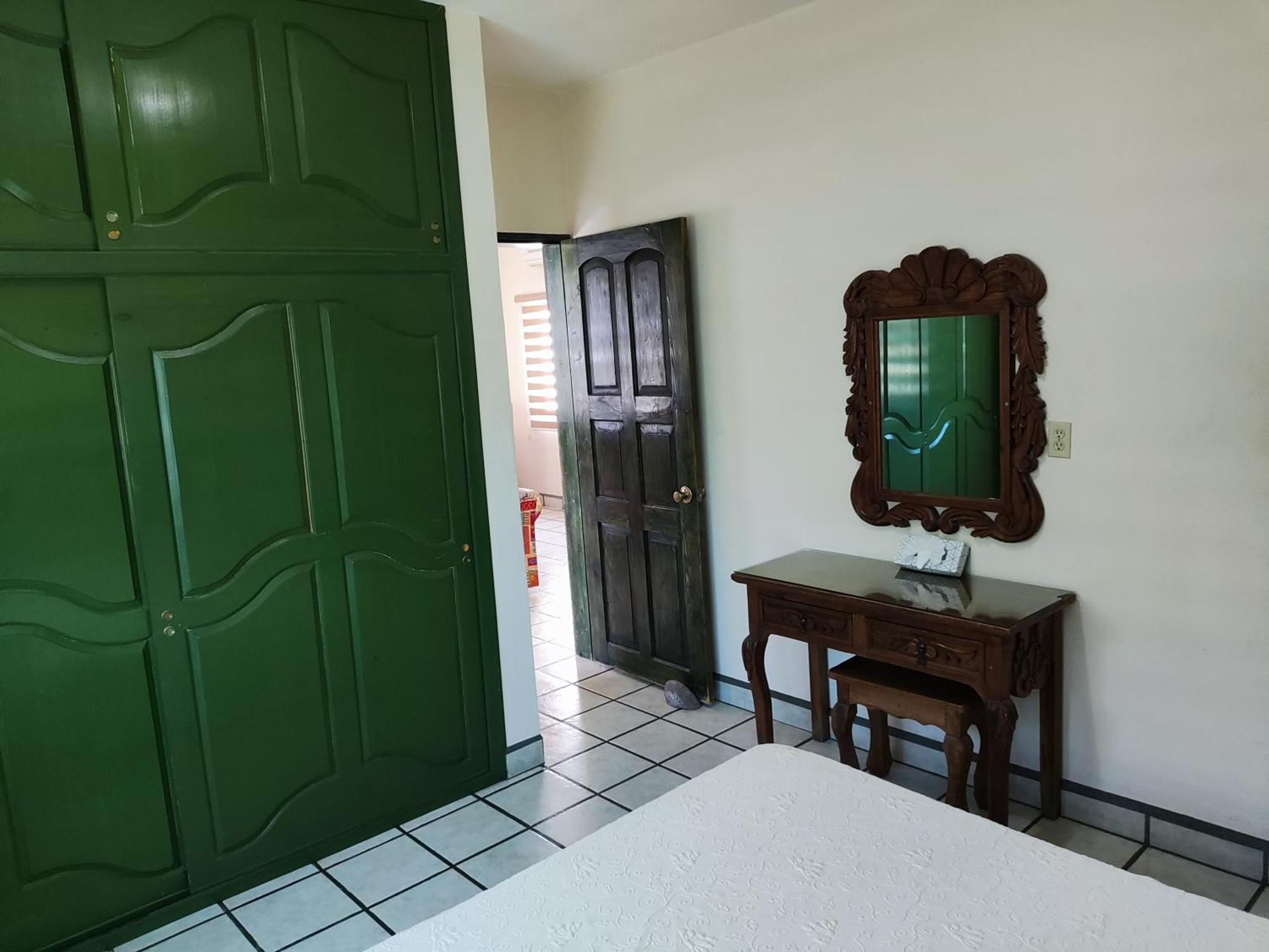 Lorimar Hotel La Paz
