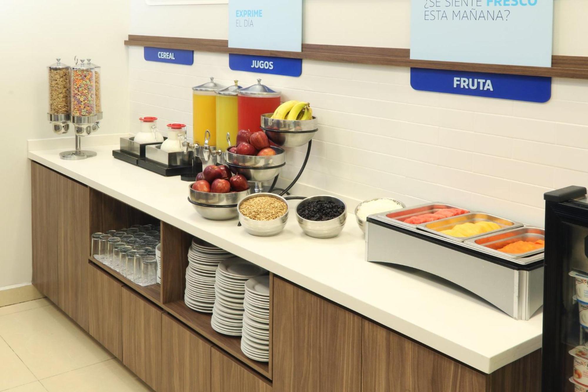 Express By Ihg Manzanillo