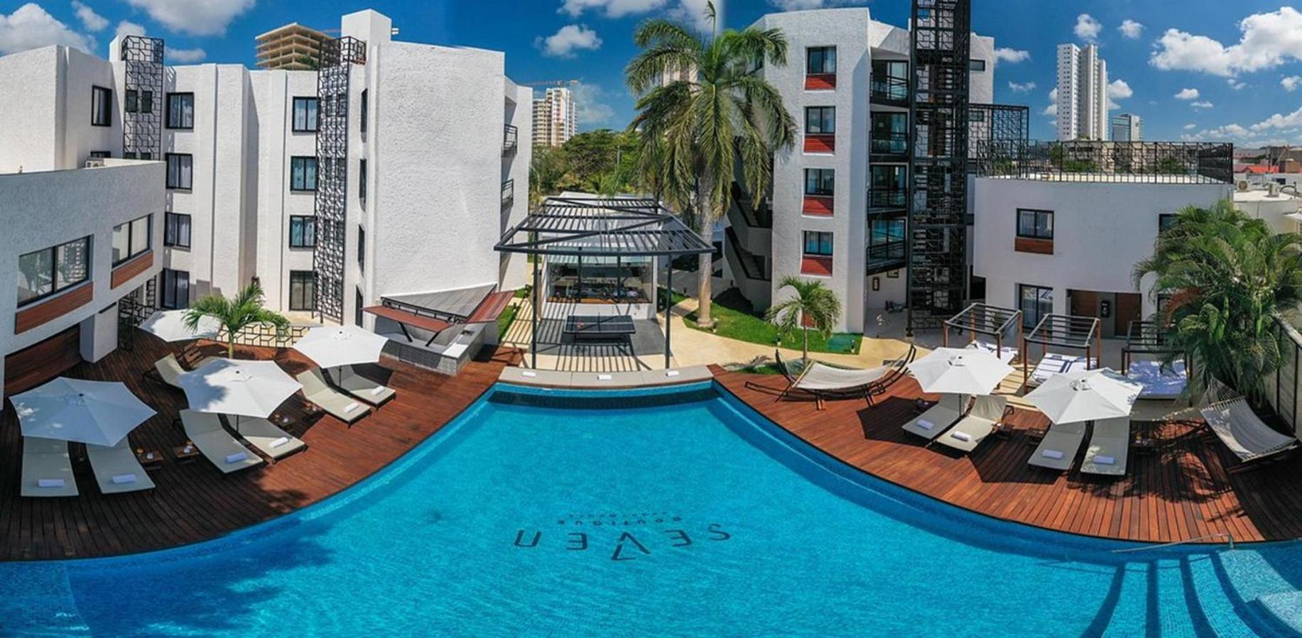 Seven Boutique Aparthotel 3*