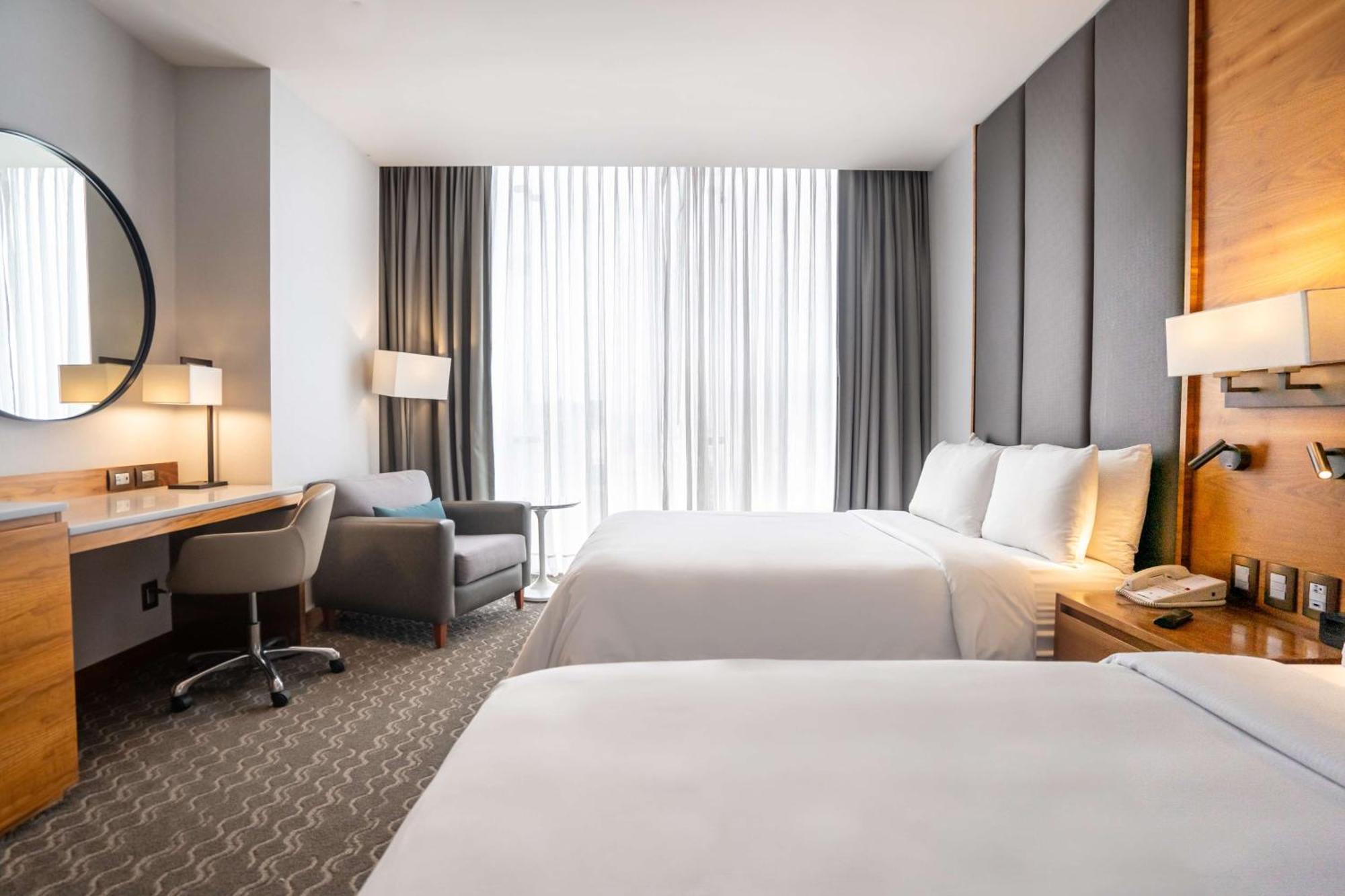 Doubletree By Hilton Santa Fe Mexico City