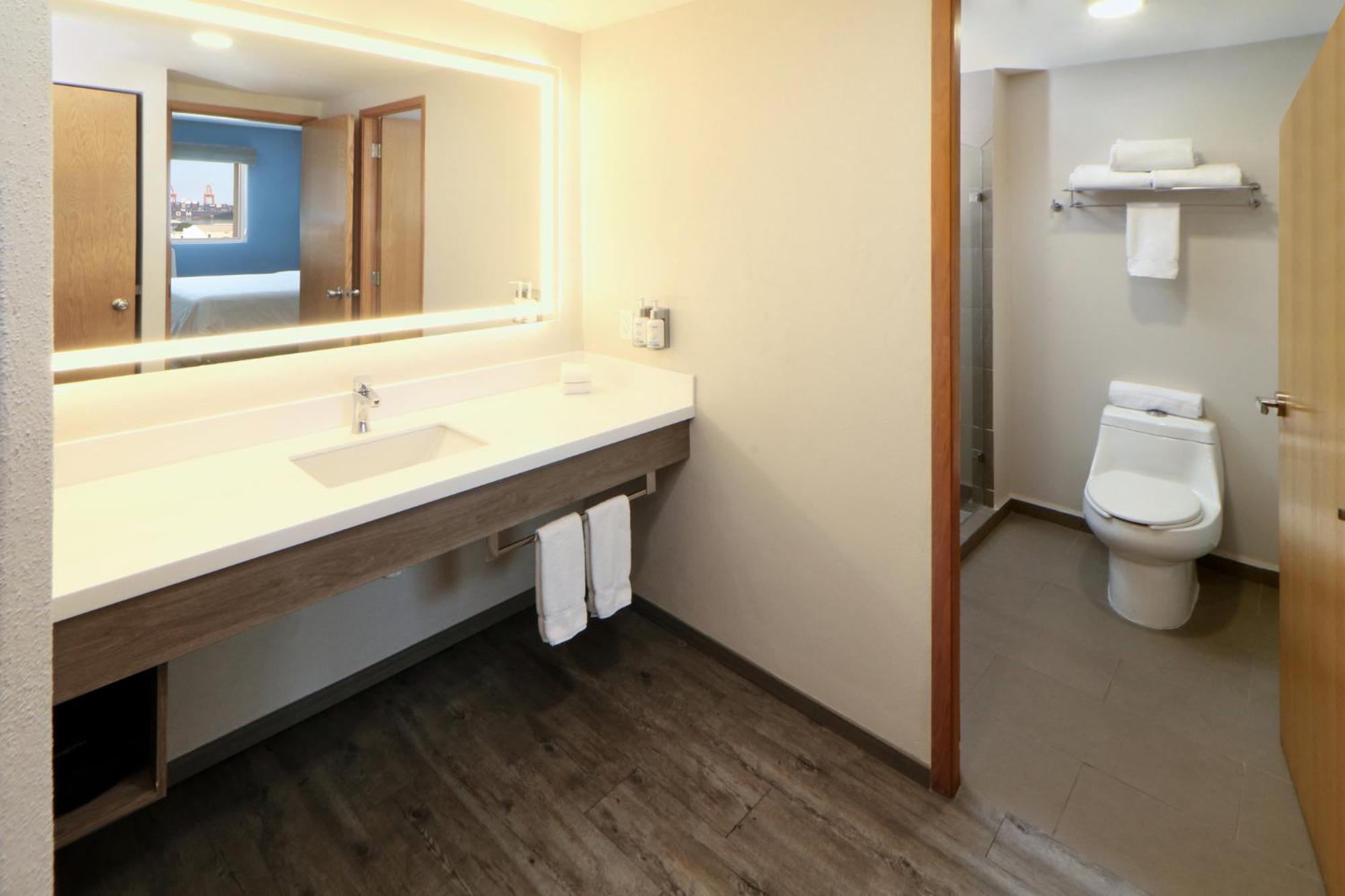 Express By Ihg Hotel