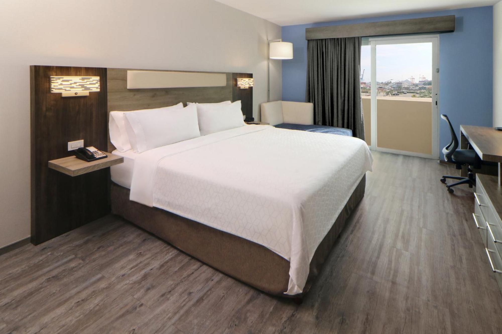 Express By Ihg Hotel