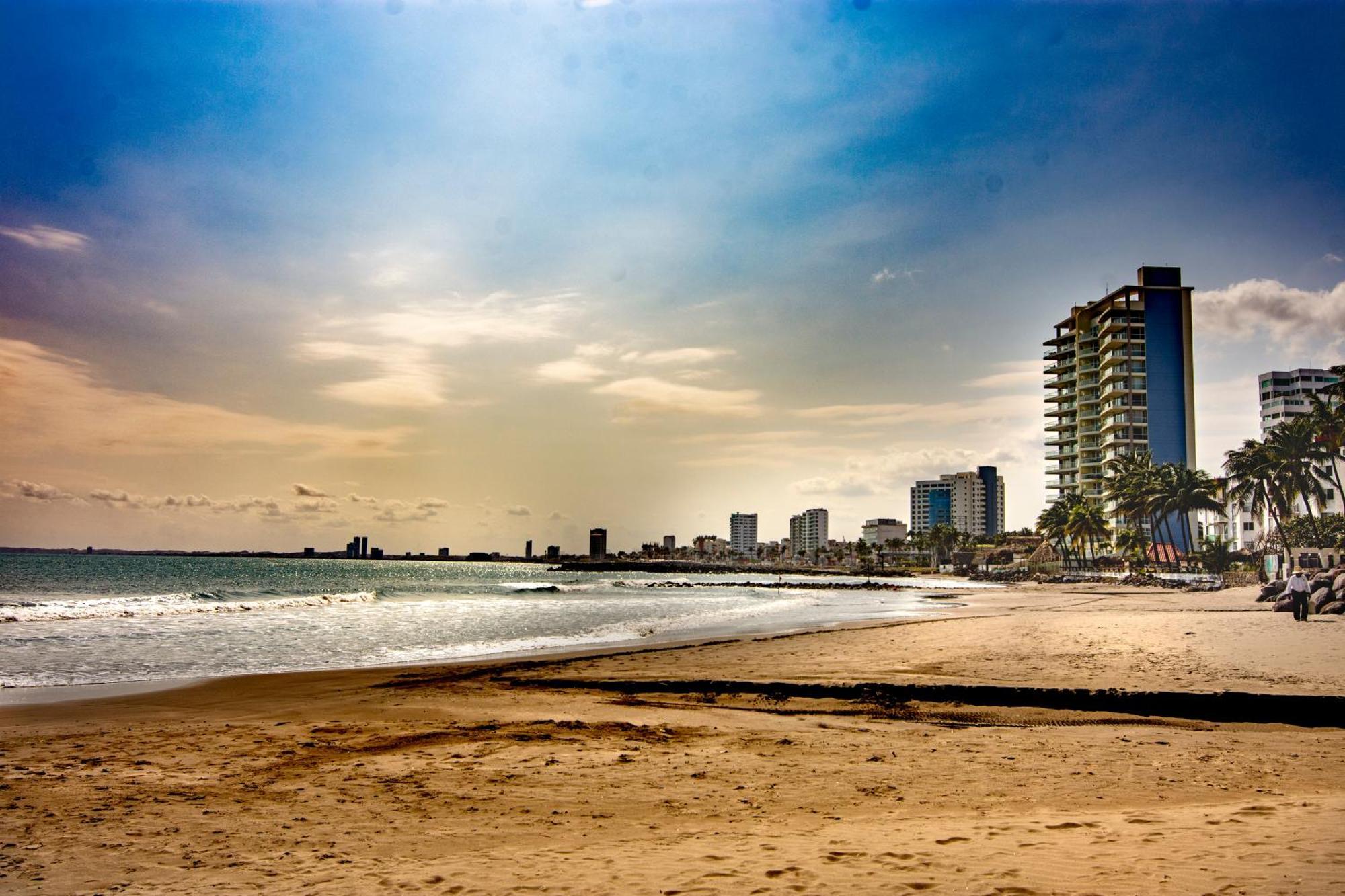 Hotel Playa Caracol &