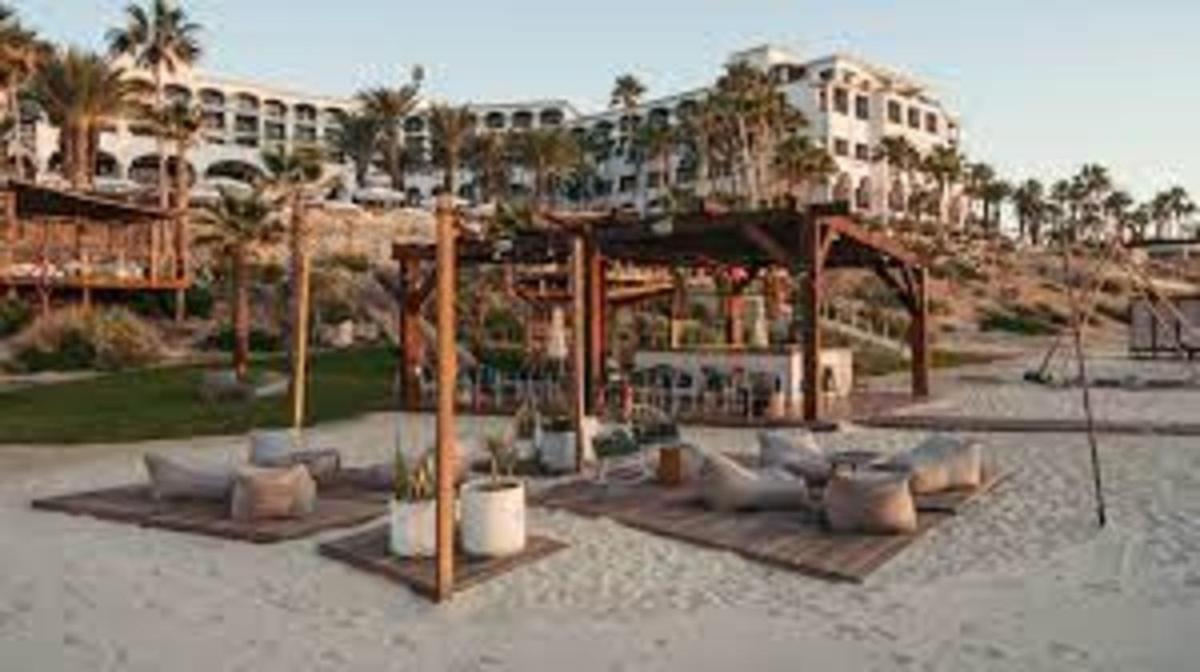 Resort Deluxe & Ocean View