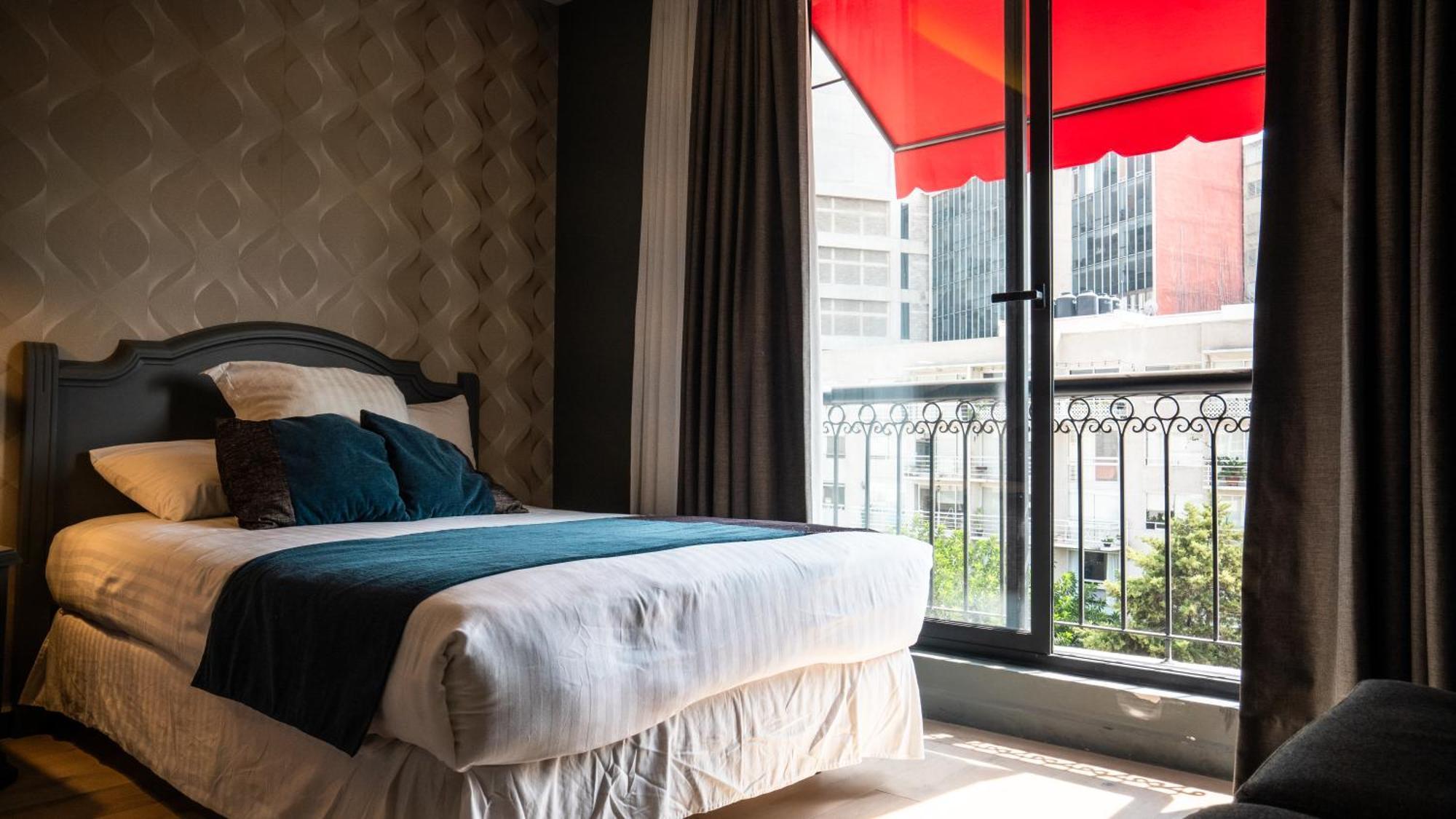 Hive By G Hotel 4*