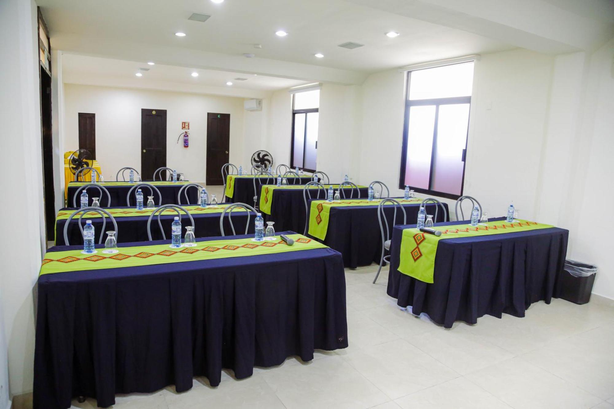 Maya Tulipanes Hotel