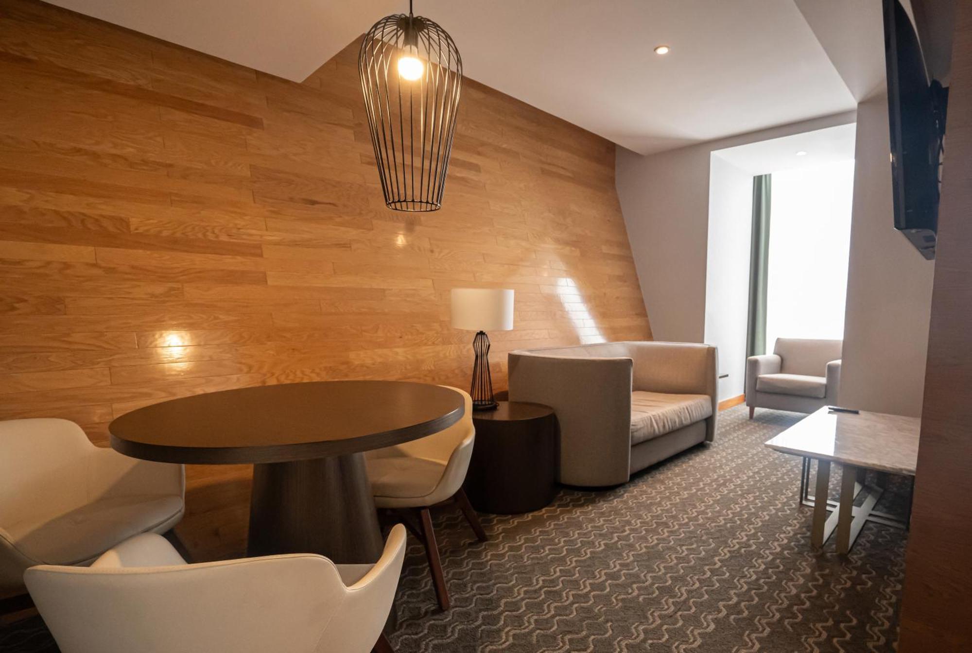 Hotel Doubletree By Hilton Santa Fe Mexico City