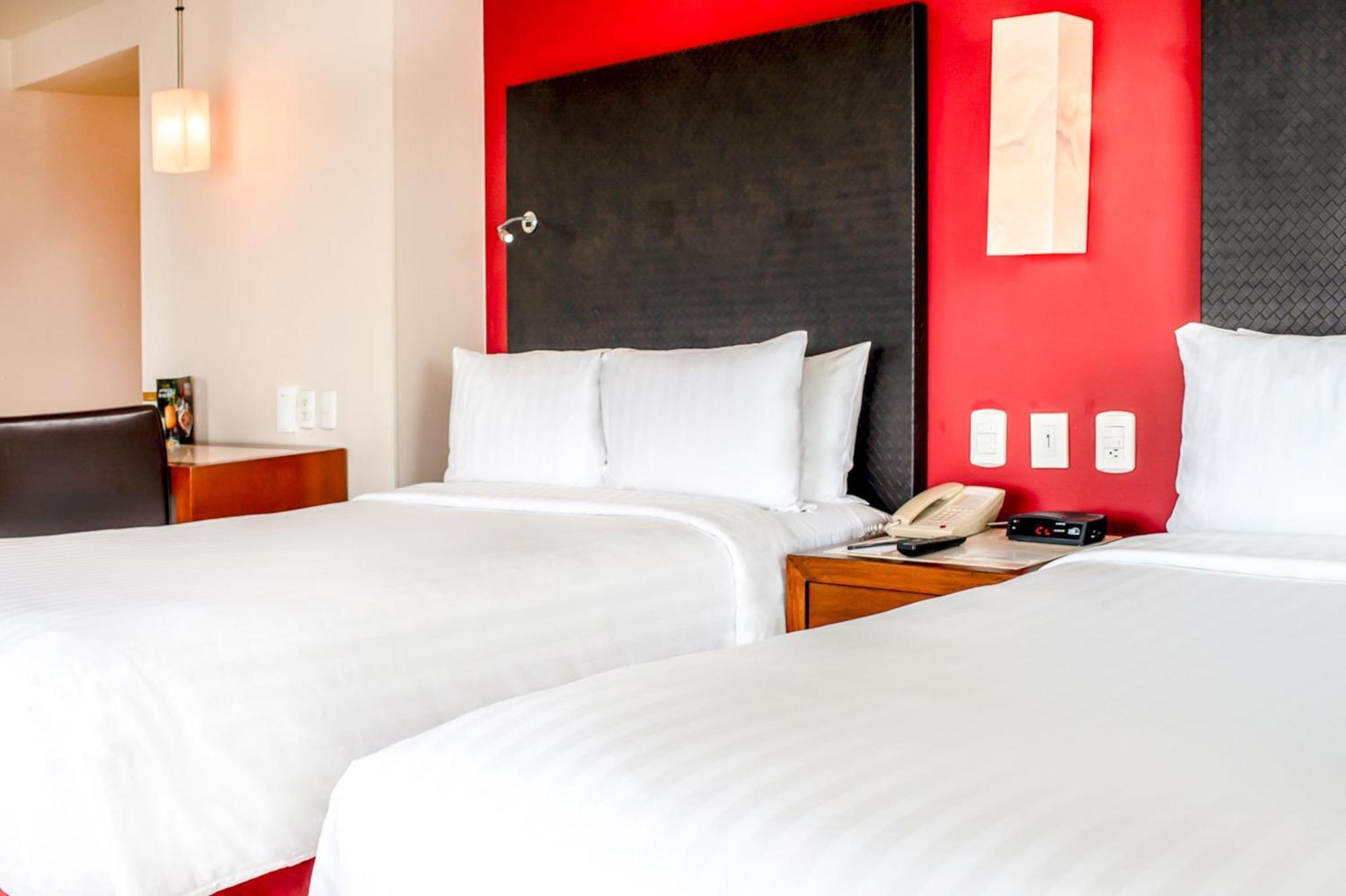 Emporio Hotel 5*