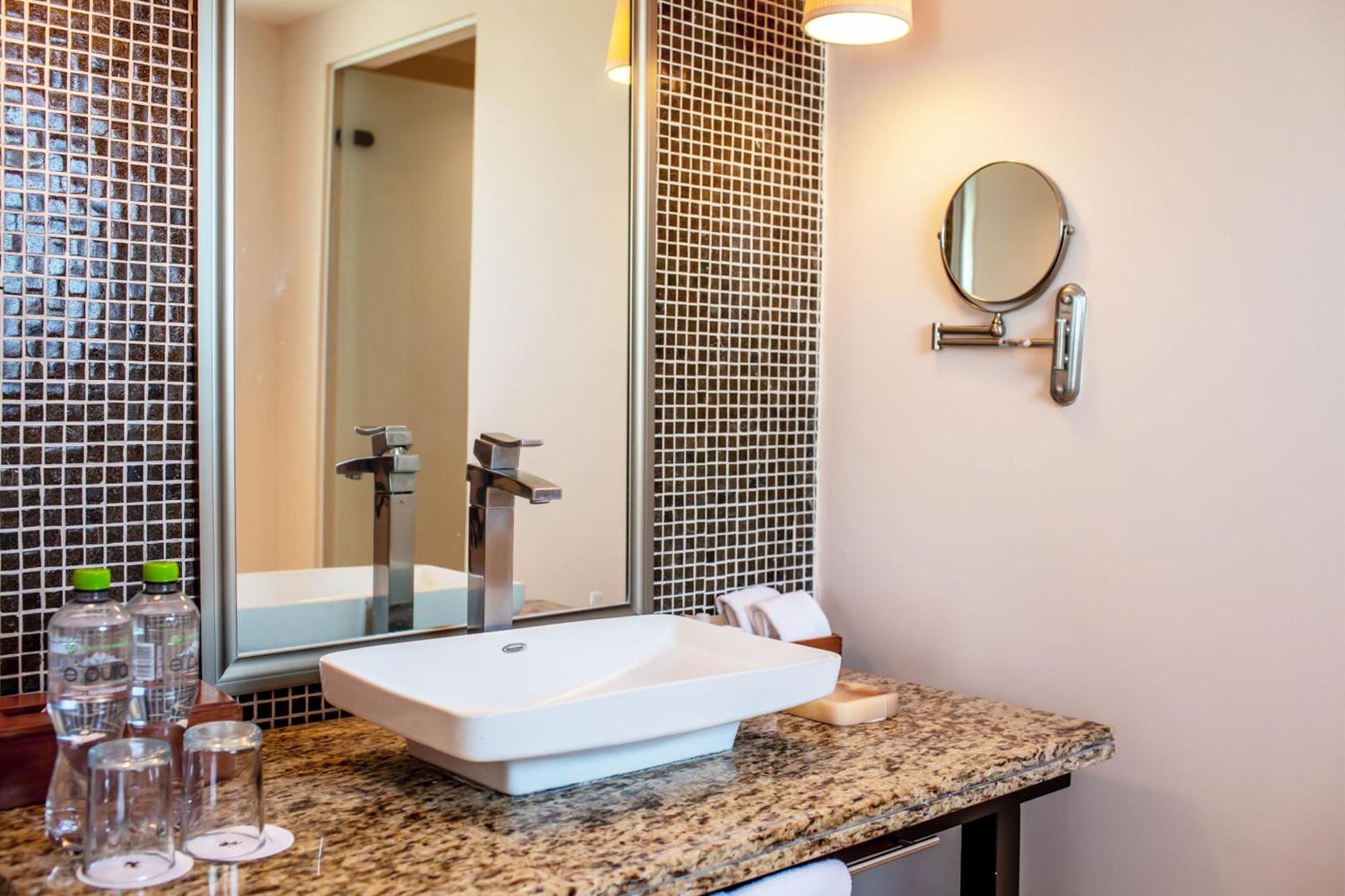 Emporio Hotel 5*