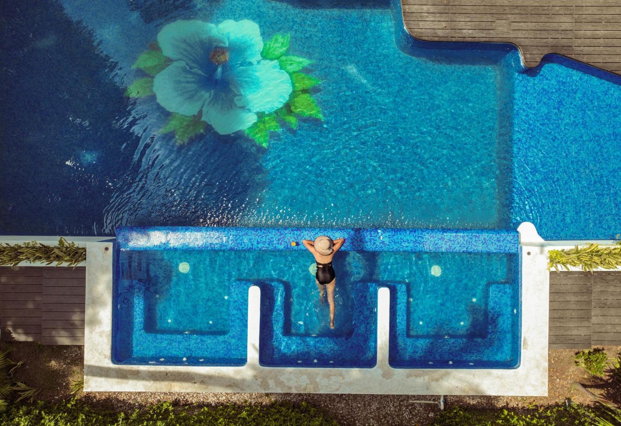 Maya Tulipanes Hotel 4*