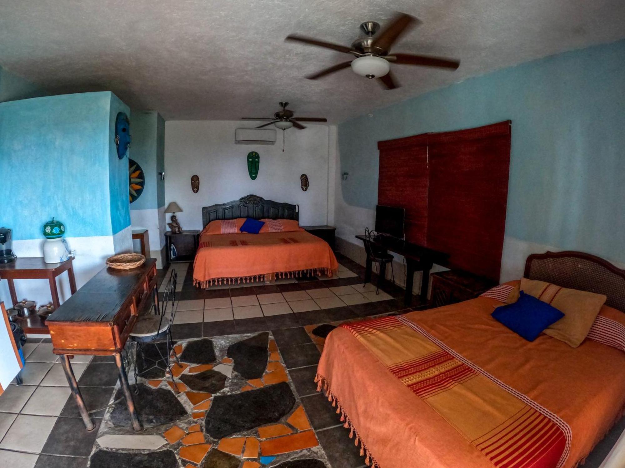 Casa Artista Bed & Breakfast Manzanillo