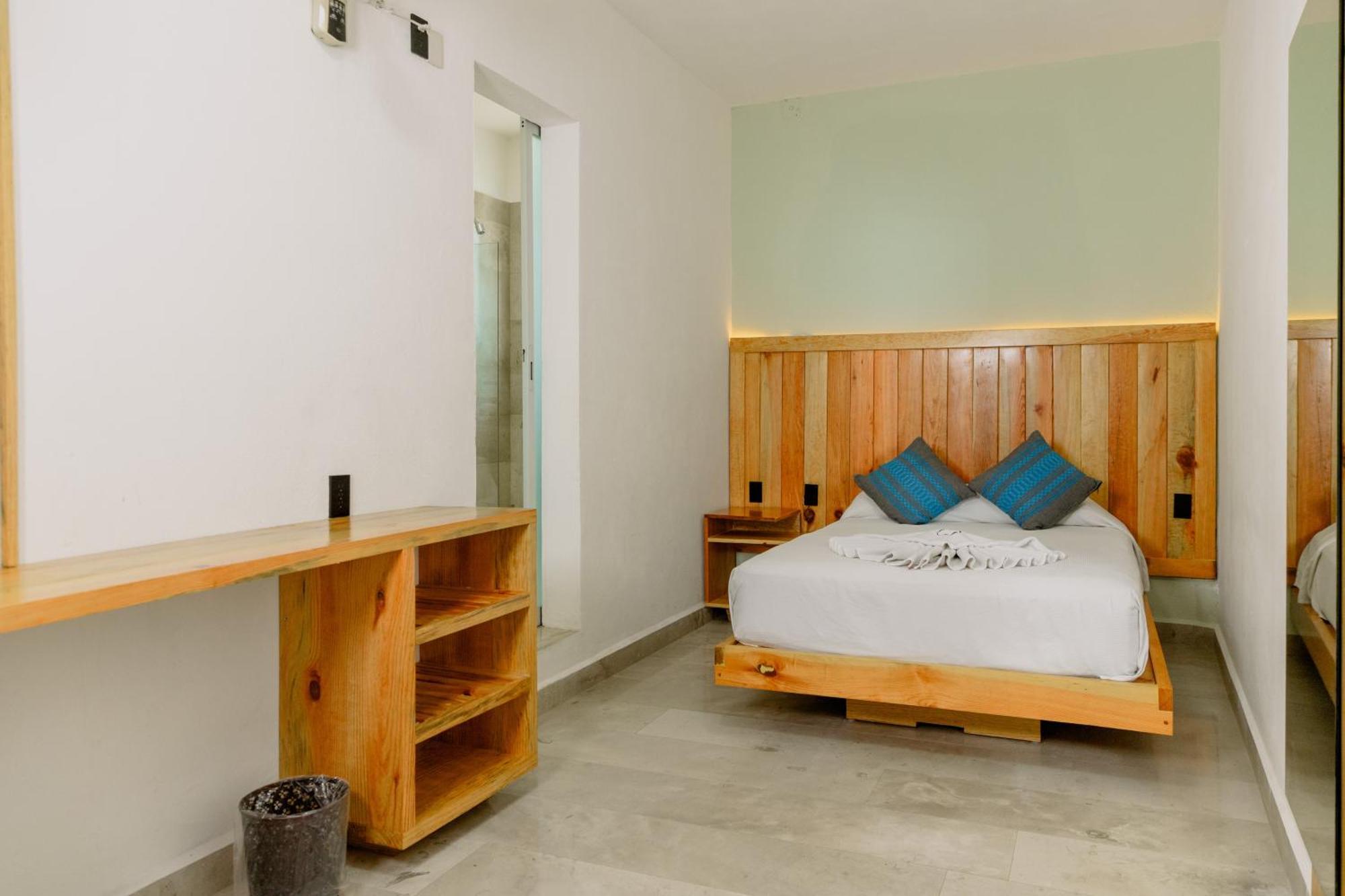 Zicatela Hotel 3*