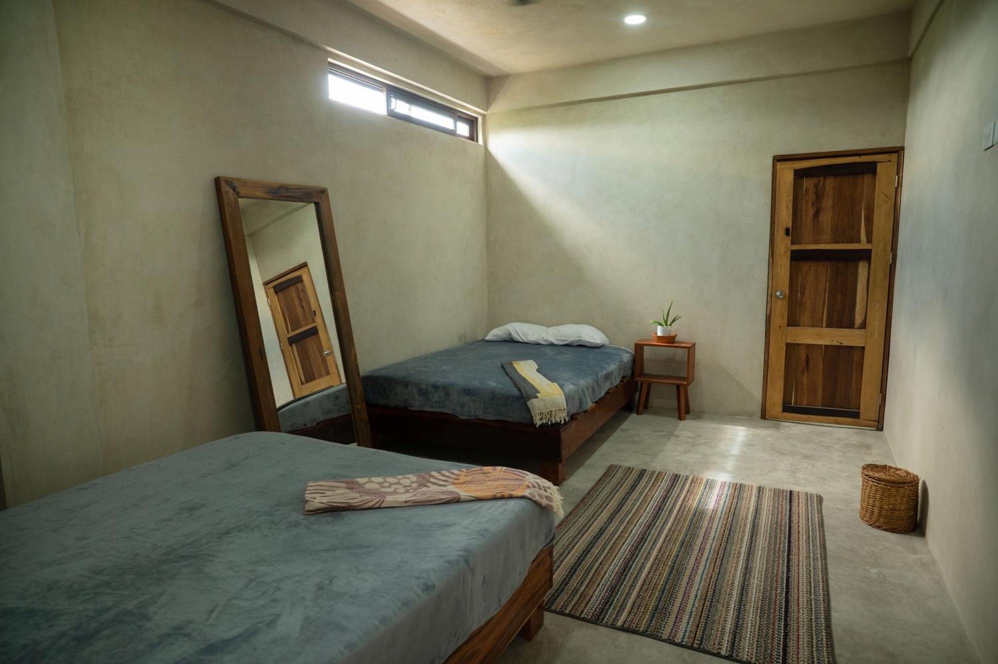 Hotel La Familia Casa And