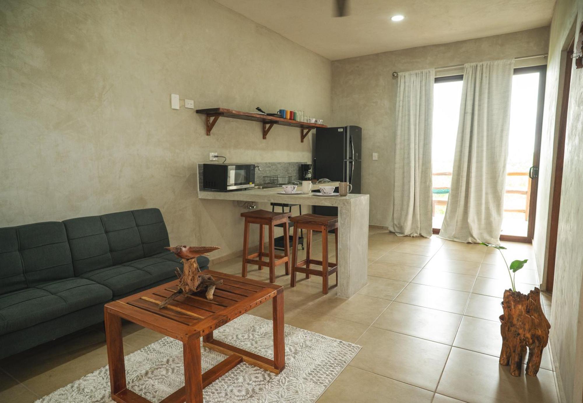 Hotel La Familia Casa And