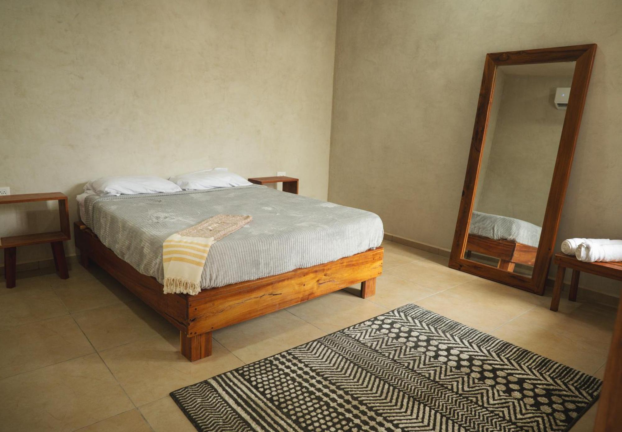 Hotel La Familia Casa And