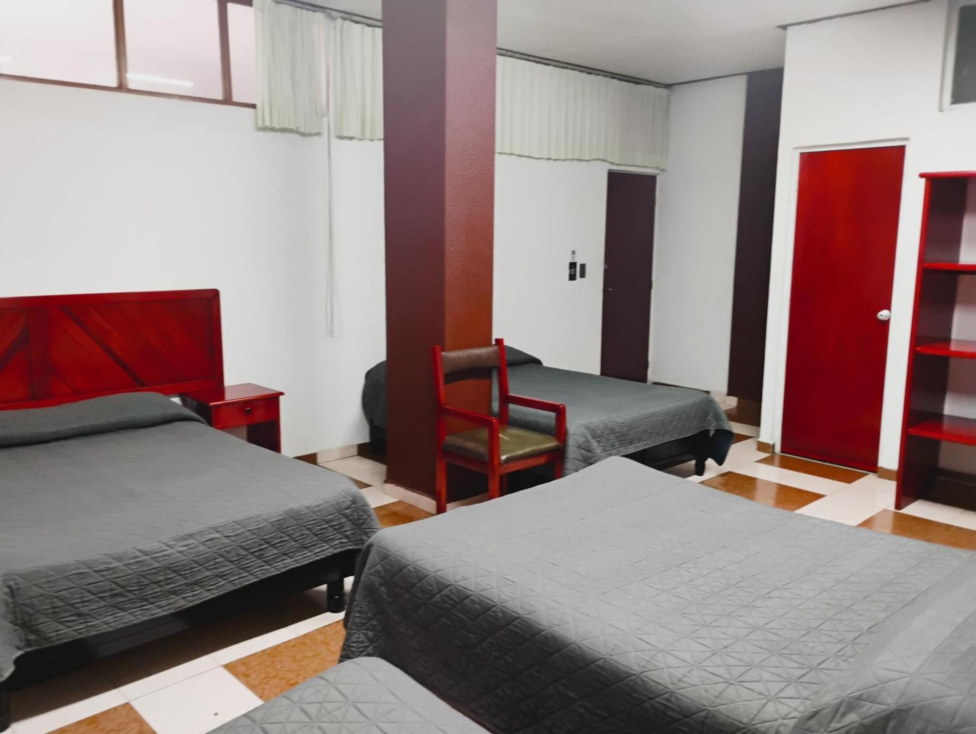 Y Vapor Plaza Hotel