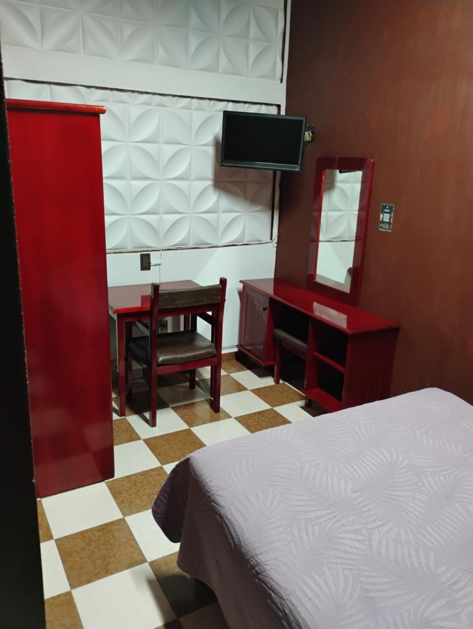Y Vapor Plaza 3*