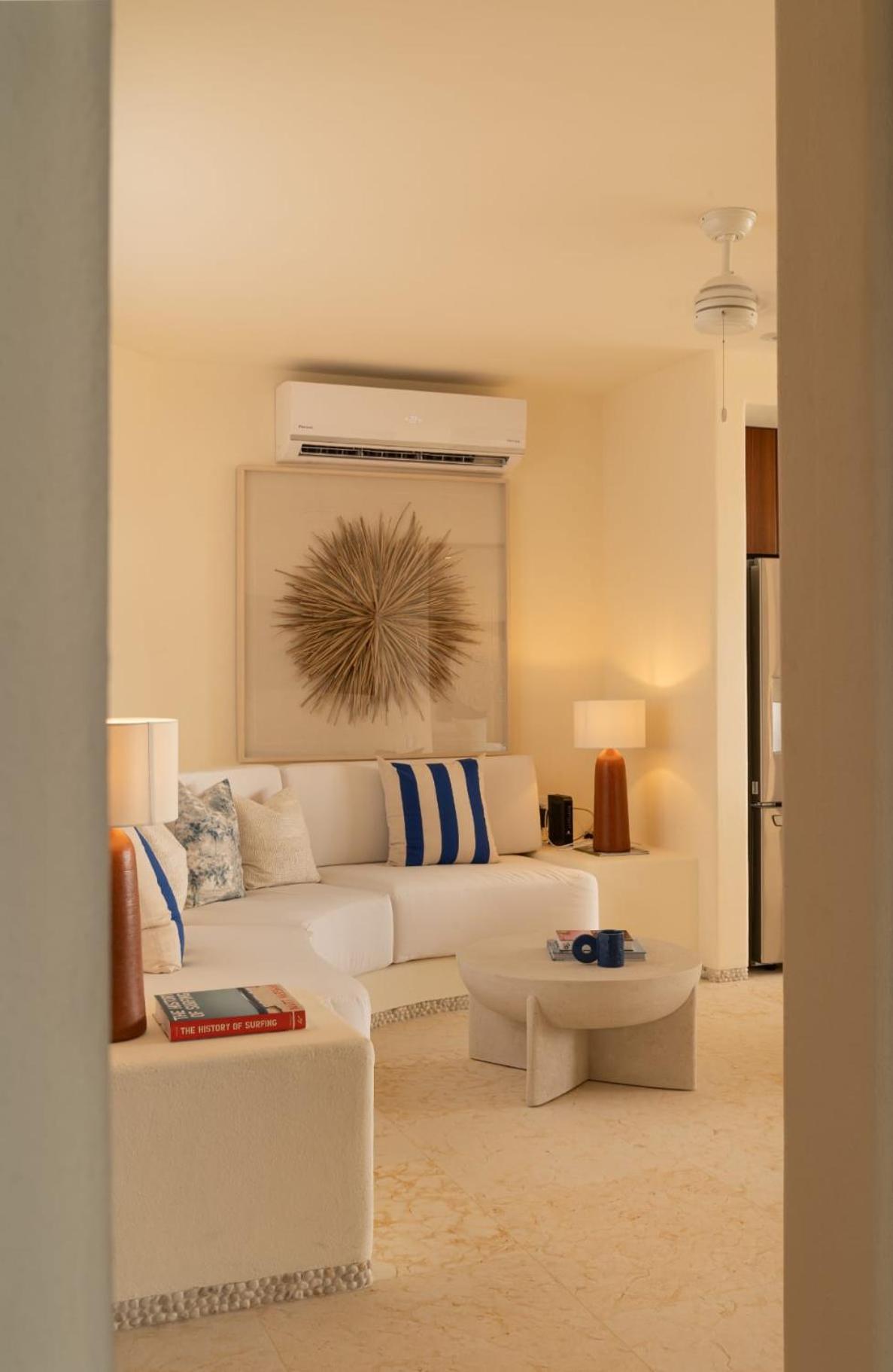 Armadillo Living Aparthotel Zihuatanejo