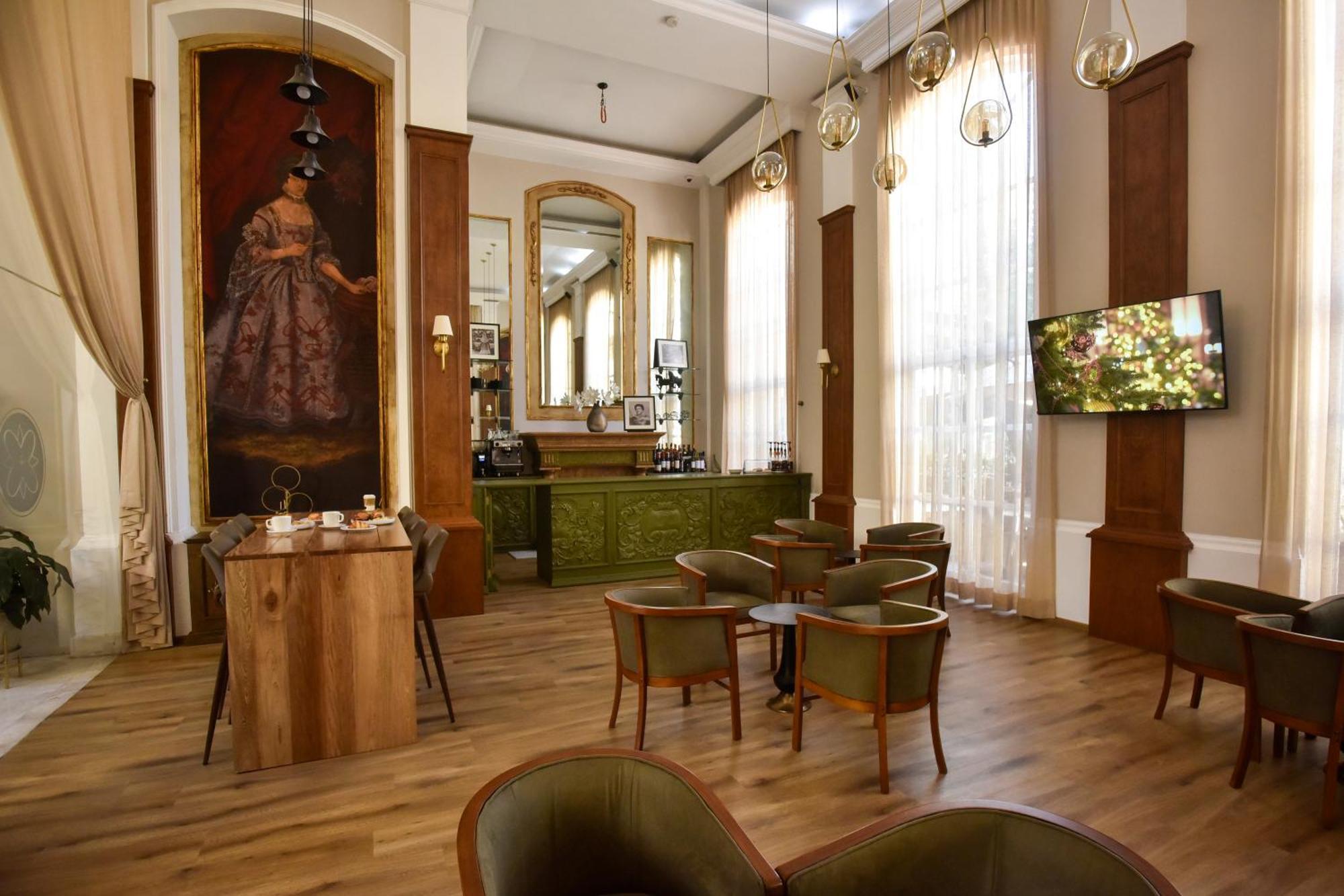Hotel Plaza Camelinas Queretaro