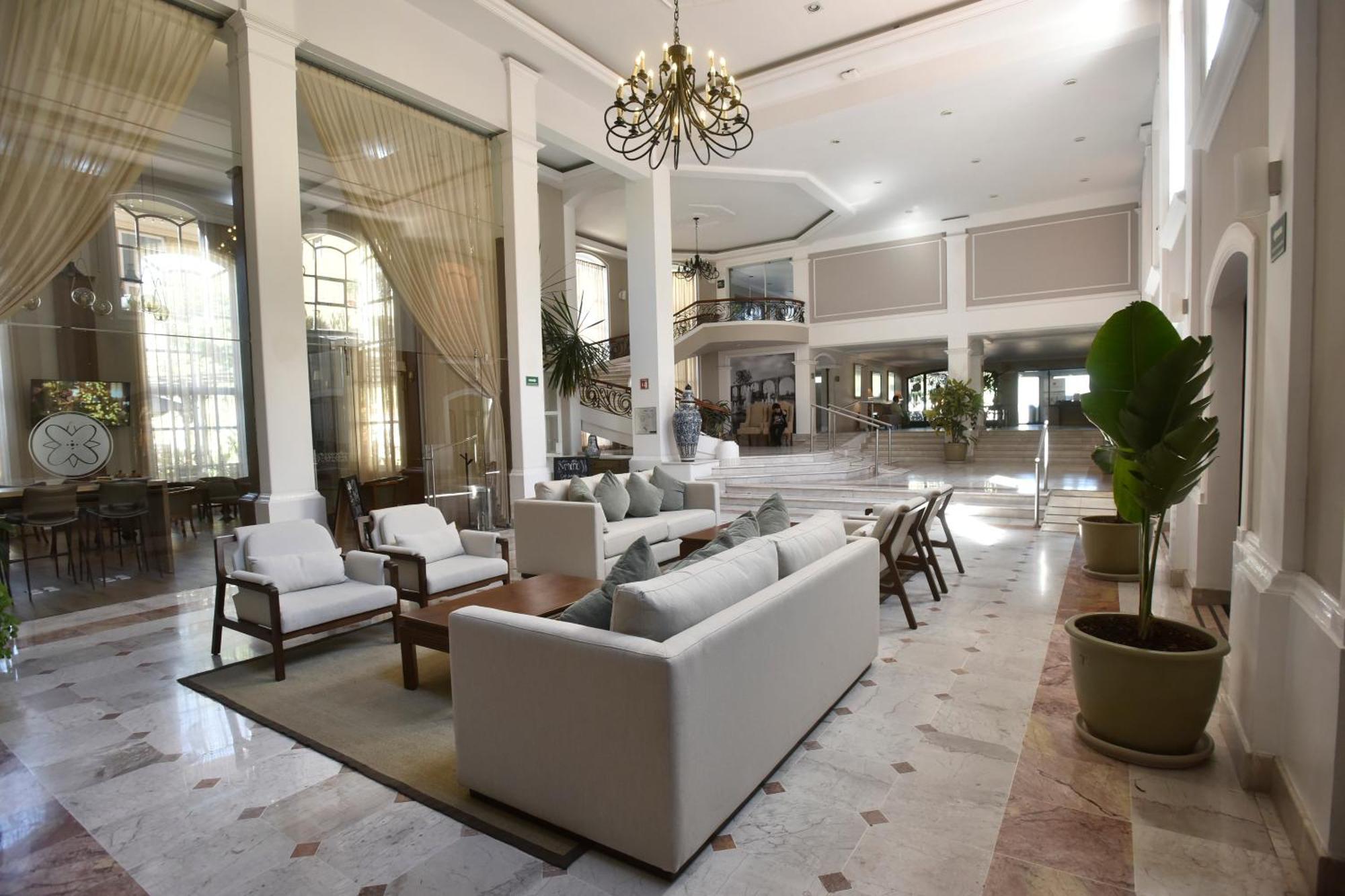 Plaza Camelinas 4*