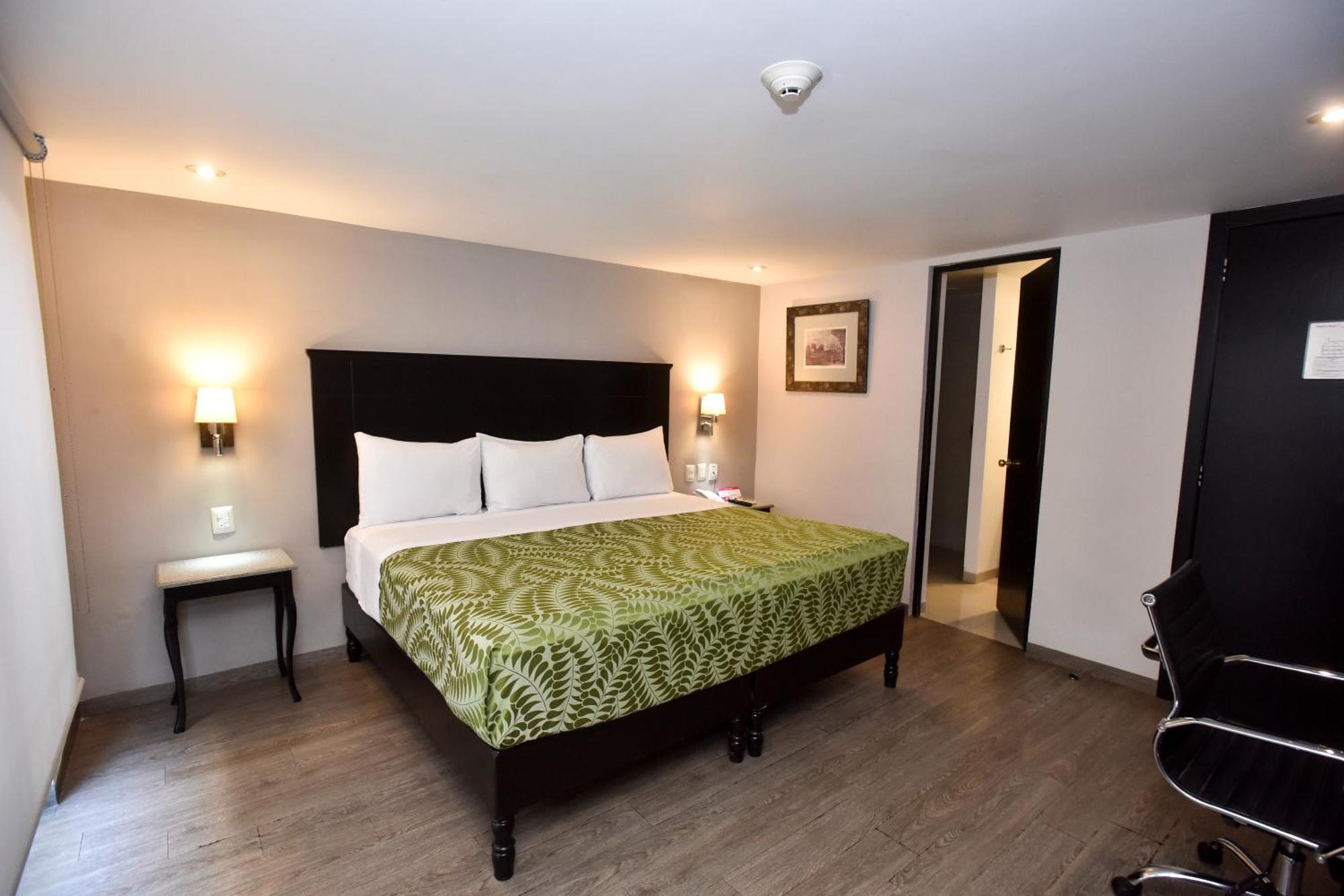 Plaza Camelinas Hotel Queretaro