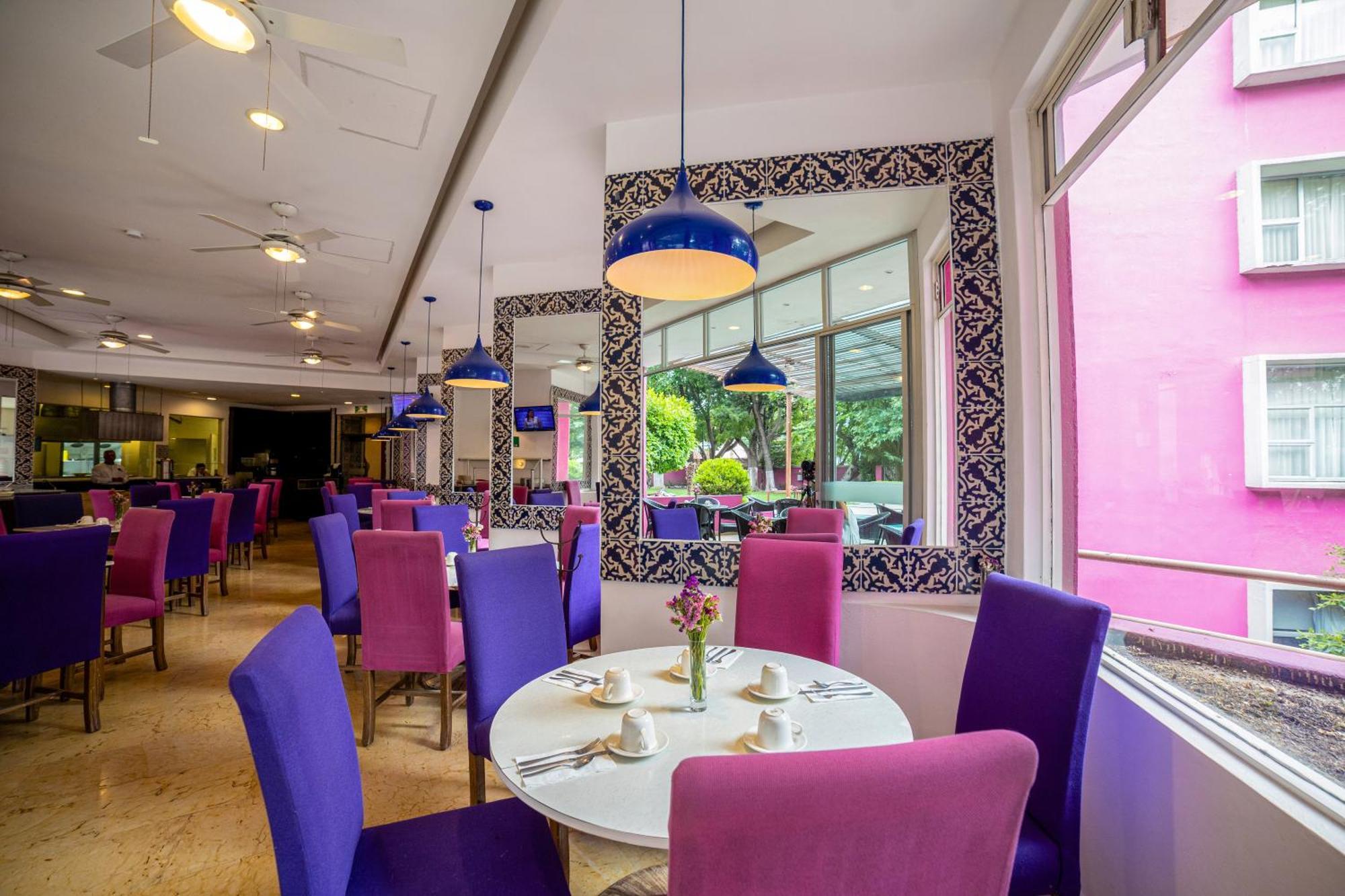 Real De Hotel