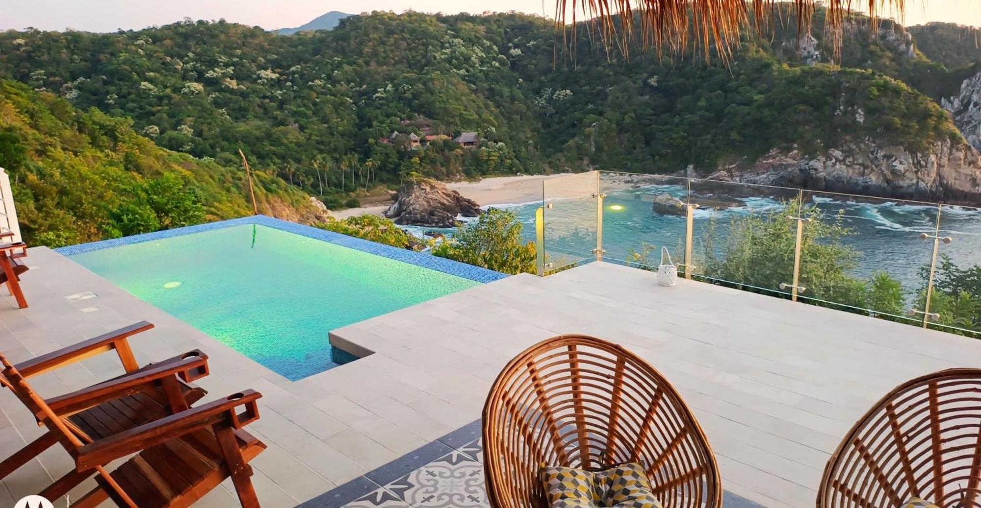 Exclusive Oceanfront Casa Di Luca Villa *
