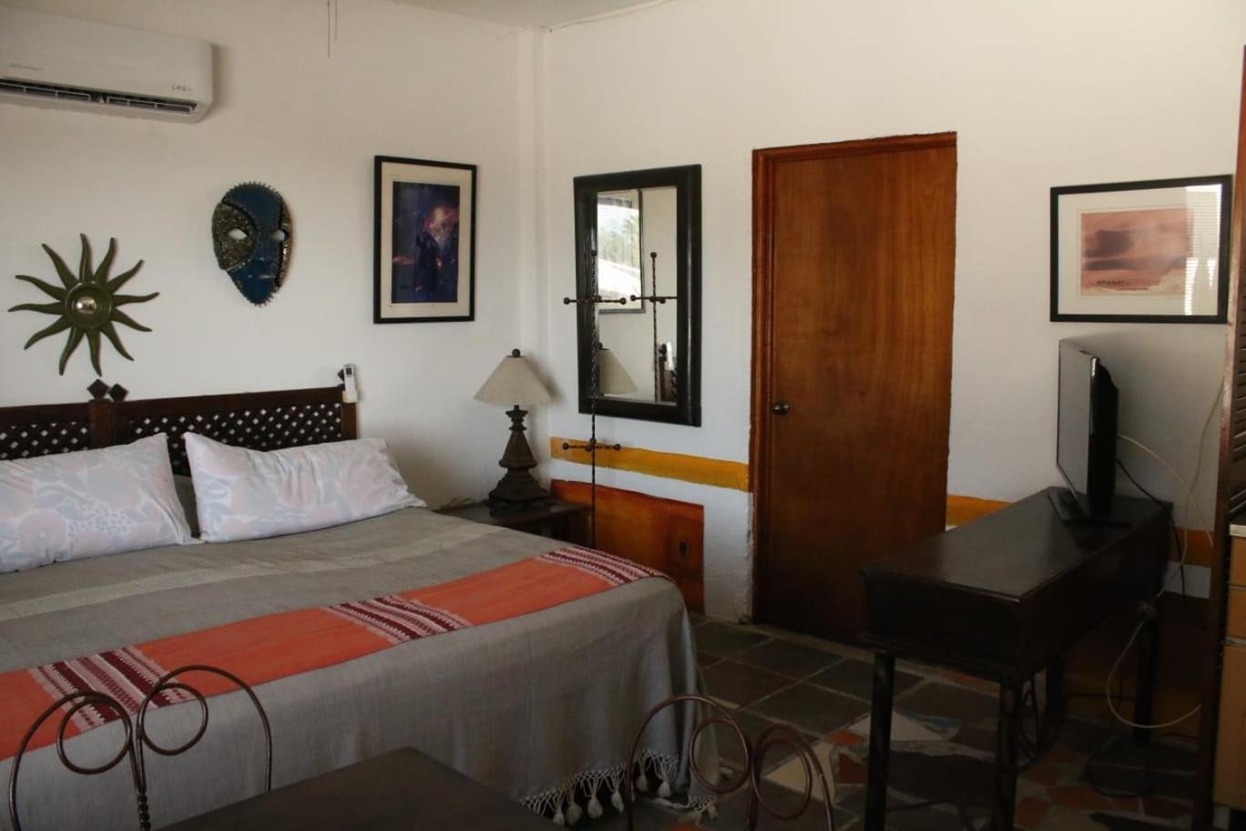 Casa Artista Bed & Breakfast Manzanillo