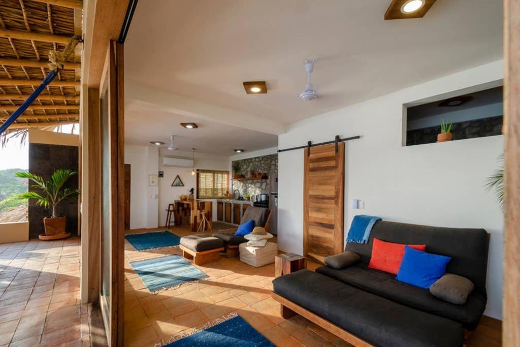 Lazuli Cielo - Beachfront Loft