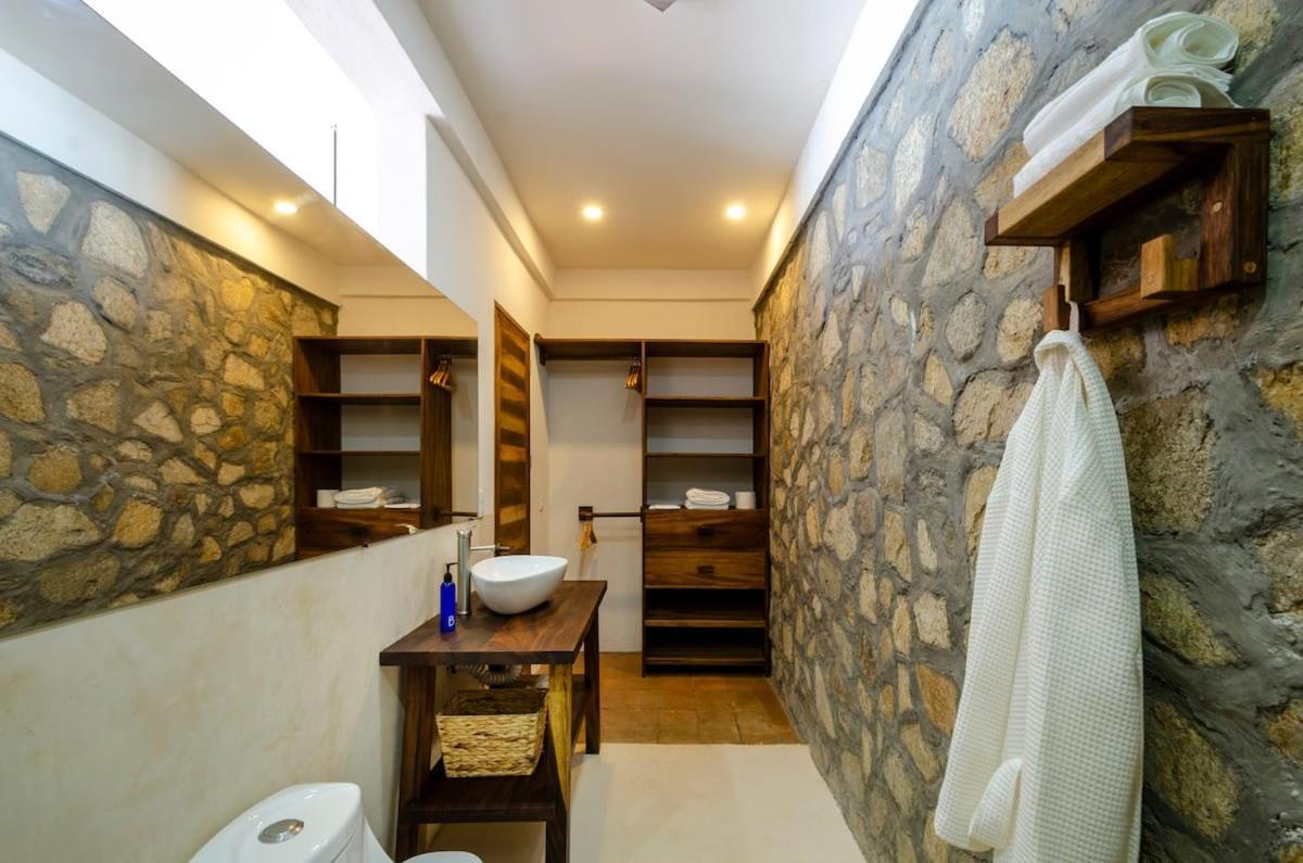 Lazuli Cielo - Beachfront Loft Apartment