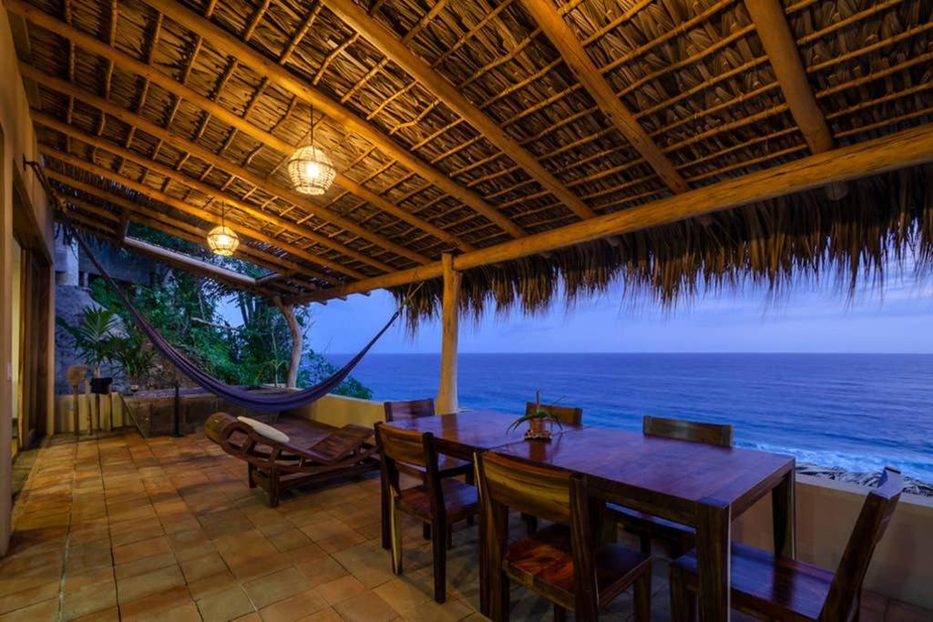 Lazuli Cielo - Beachfront Loft Apartment *