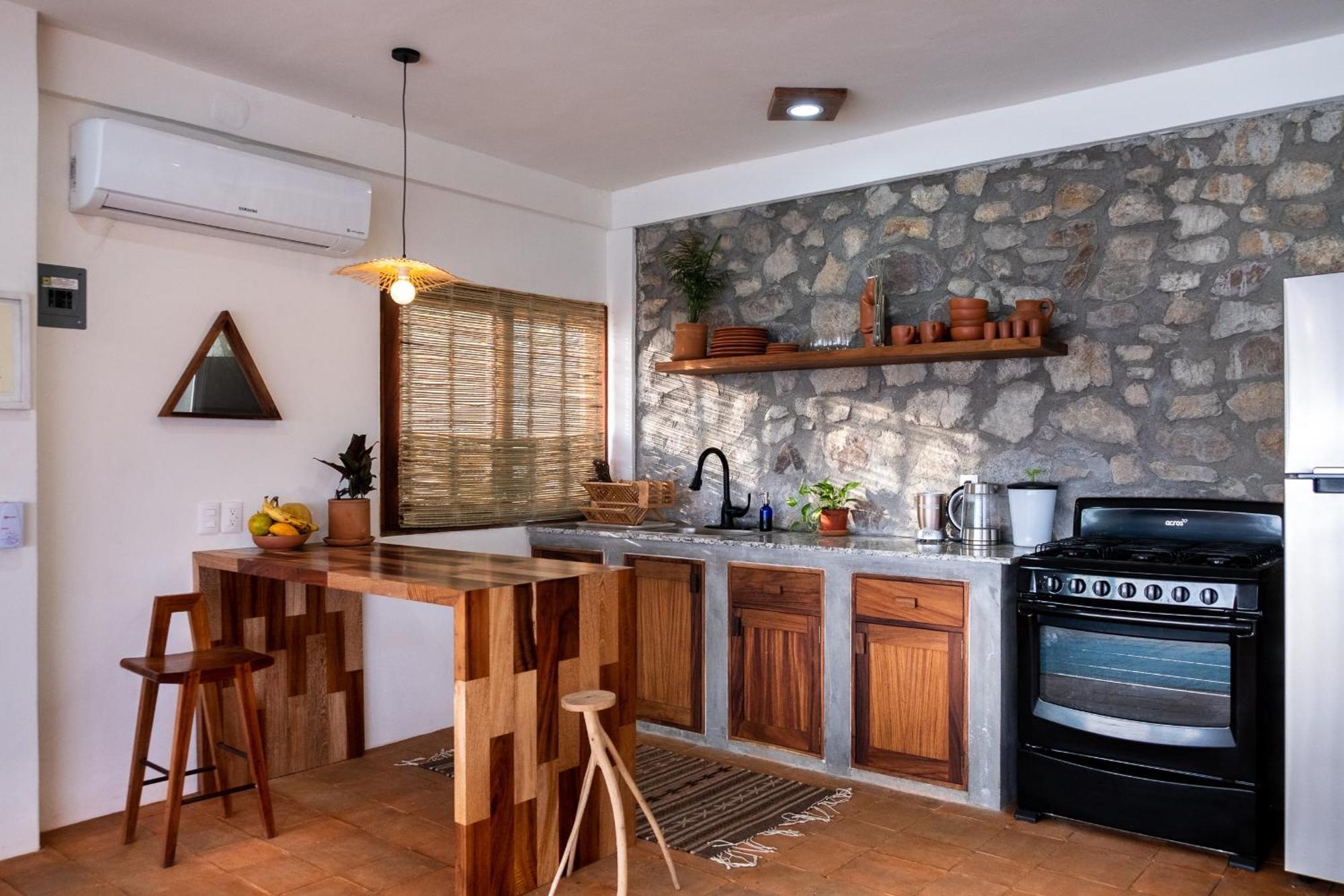 Lazuli Cielo - Beachfront Loft Apartment